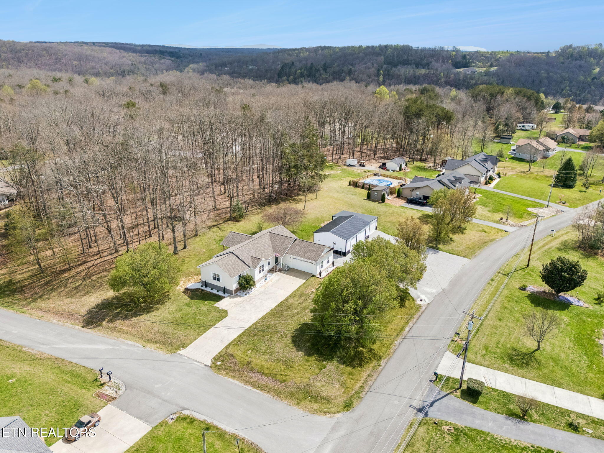 18 Sundown Lane Crossville TN 38571