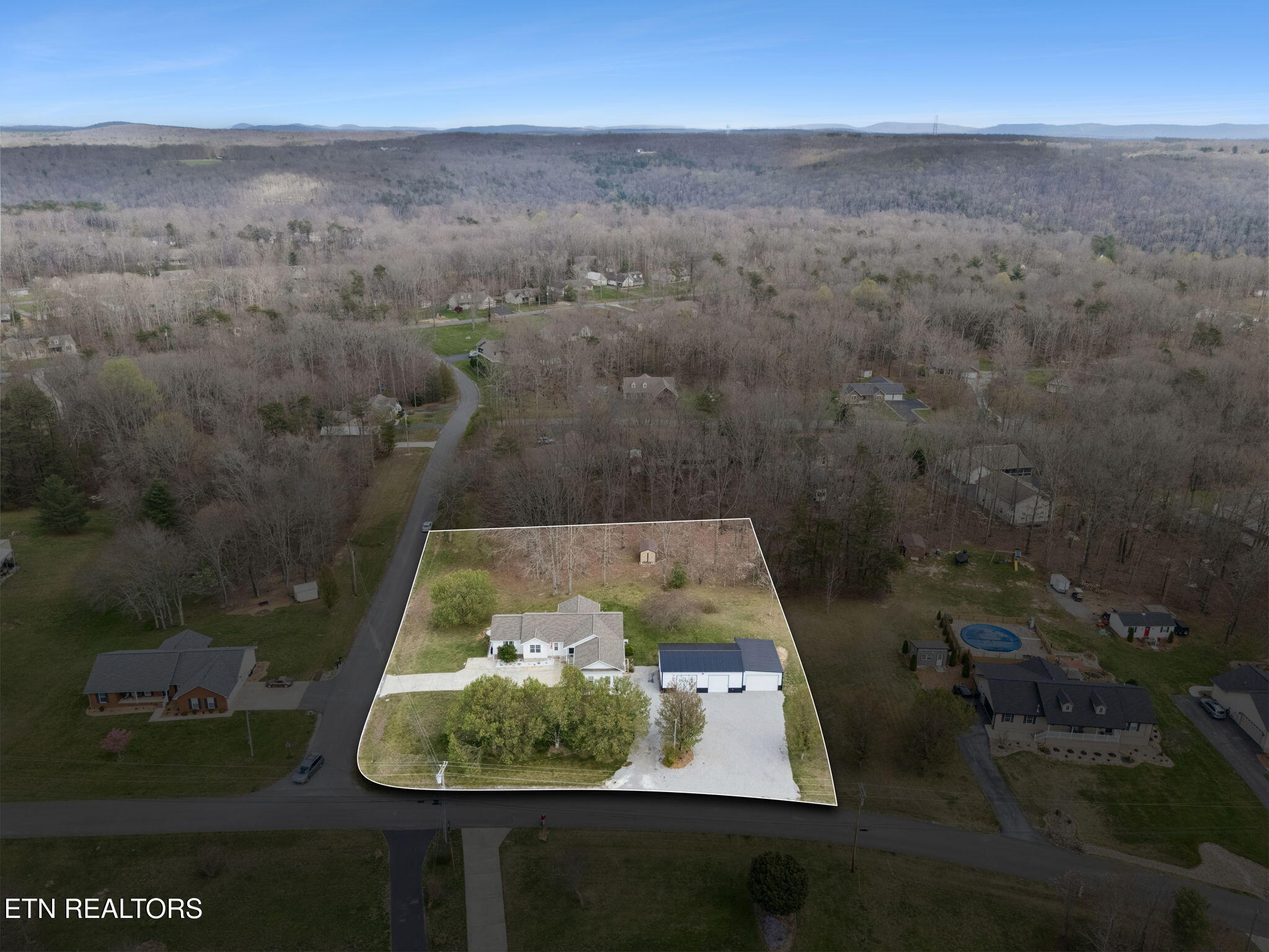 18 Sundown Lane Crossville TN 38571