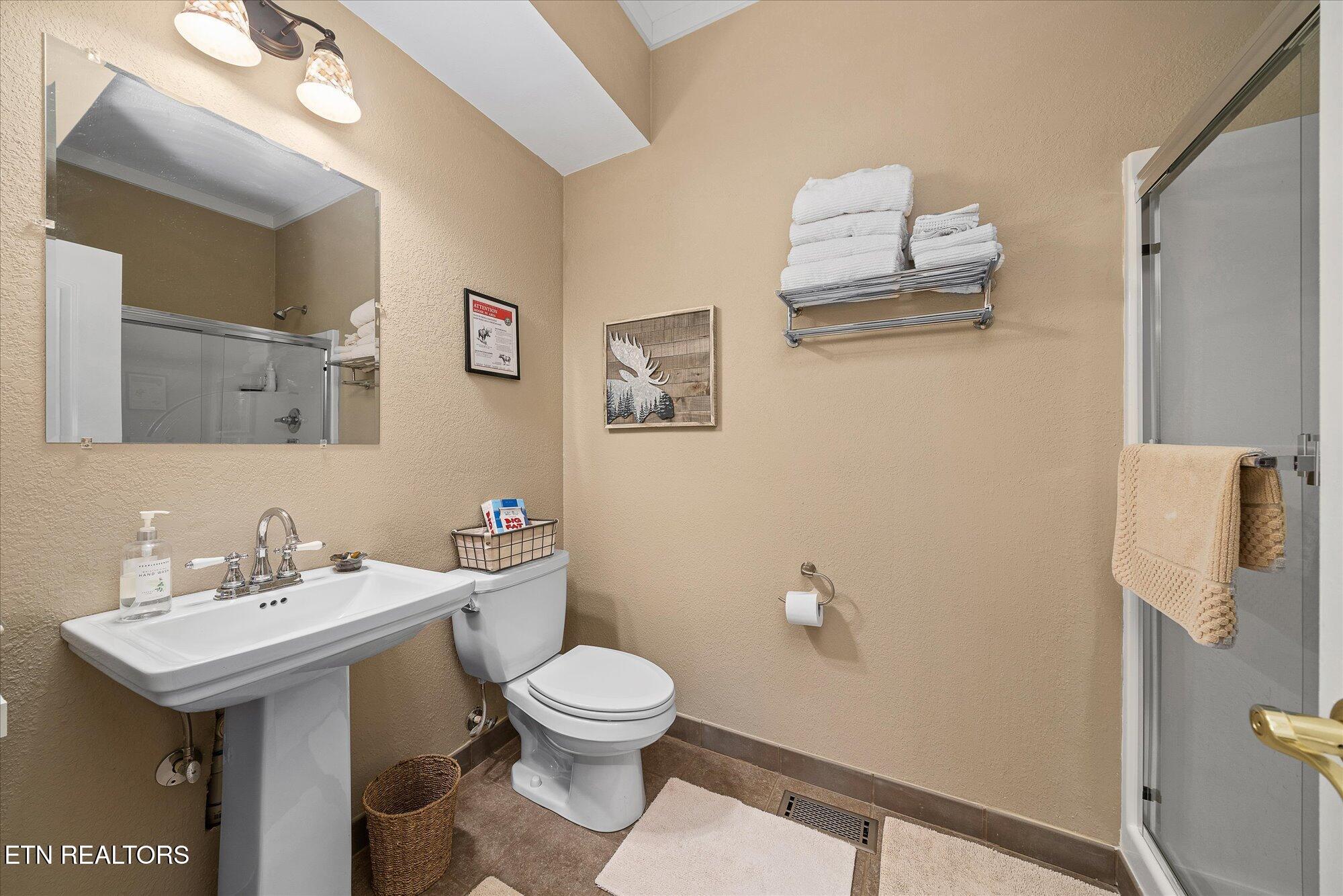 145 Pineridge Loop Crossville TN 38558
