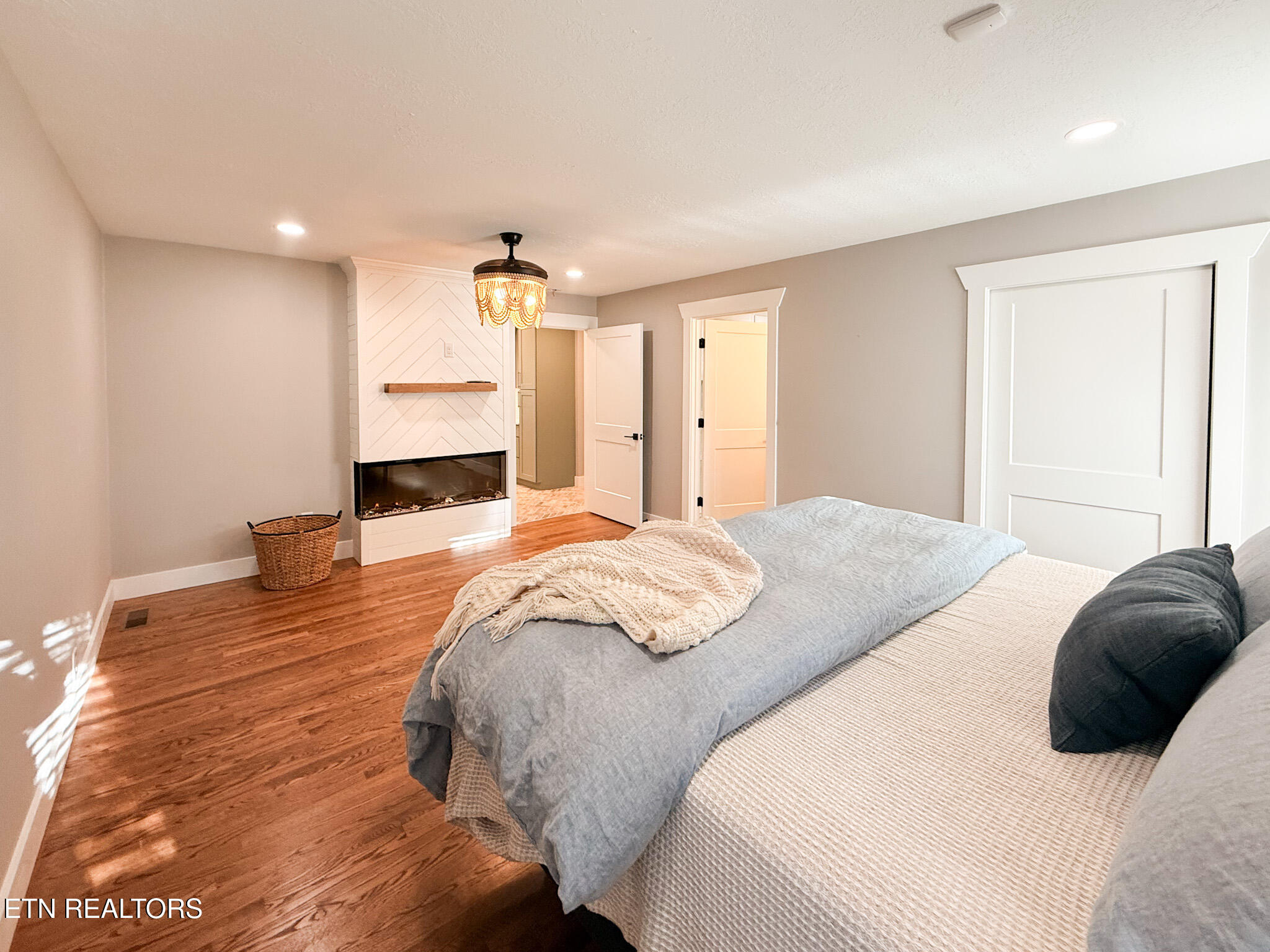 1834 Turkey Pen Lane Lenoir City TN 37772