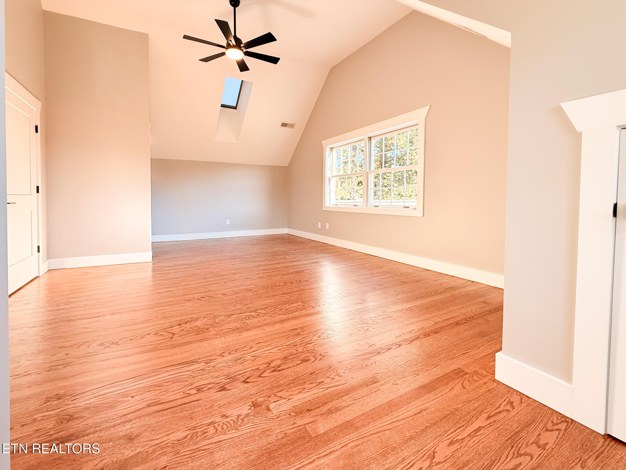 1834 Turkey Pen Lane Lenoir City TN 37772