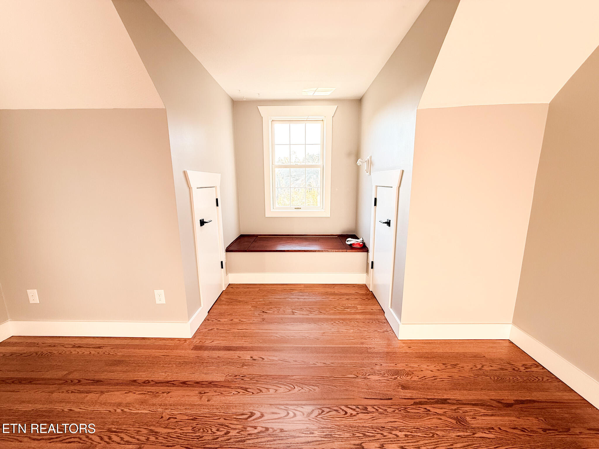 1834 Turkey Pen Lane Lenoir City TN 37772