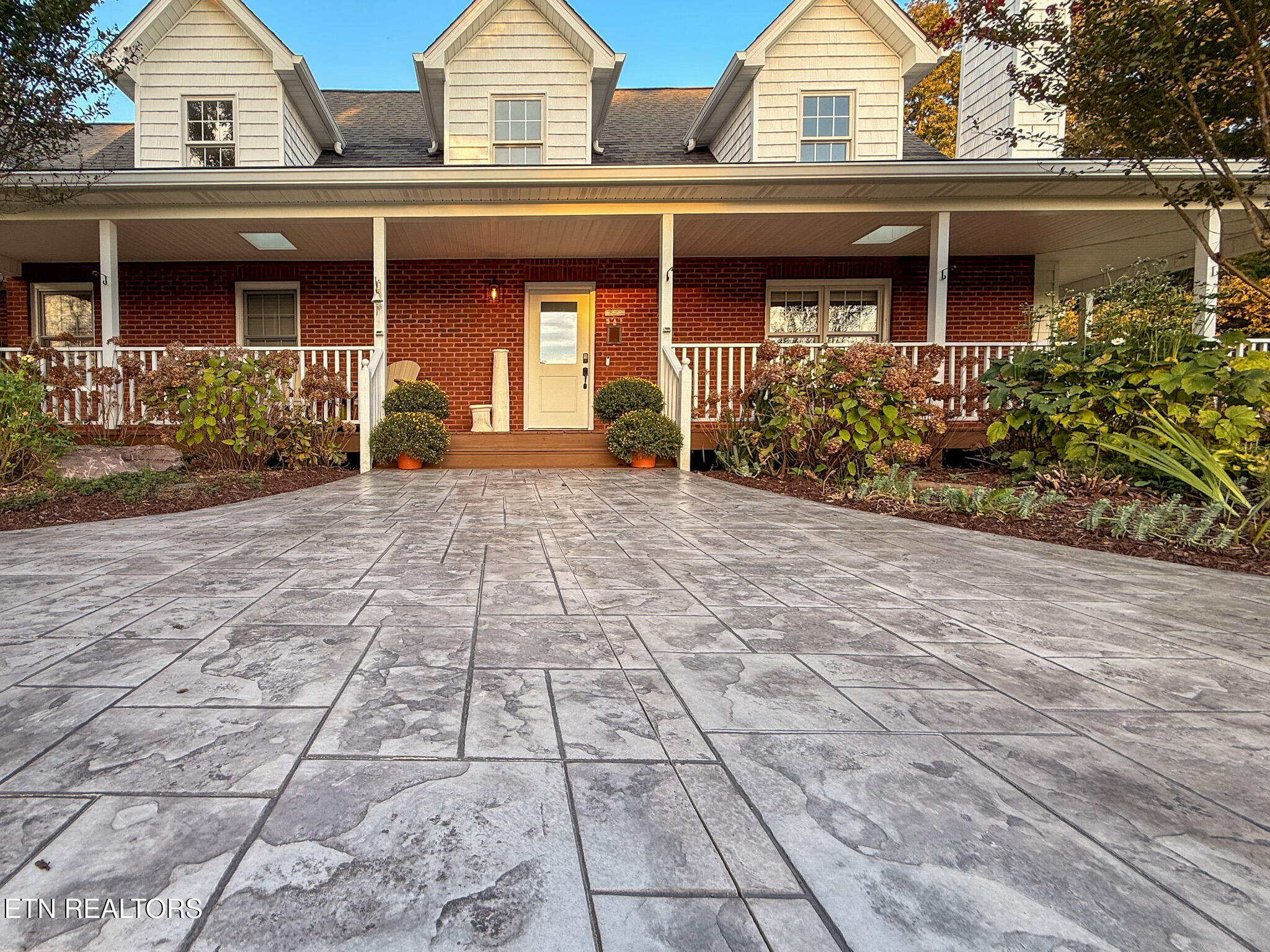 1834 Turkey Pen Lane Lenoir City TN 37772