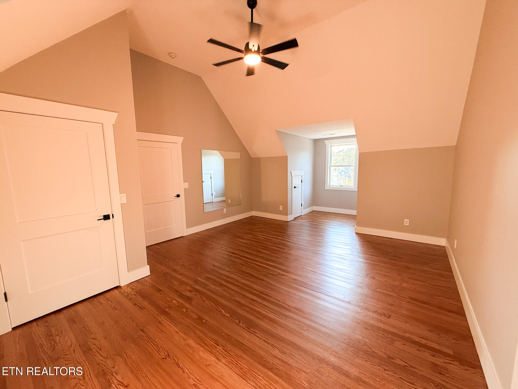 1834 Turkey Pen Lane Lenoir City TN 37772