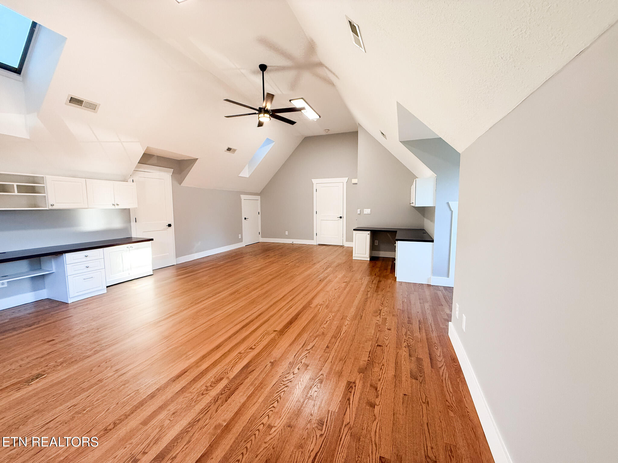 1834 Turkey Pen Lane Lenoir City TN 37772
