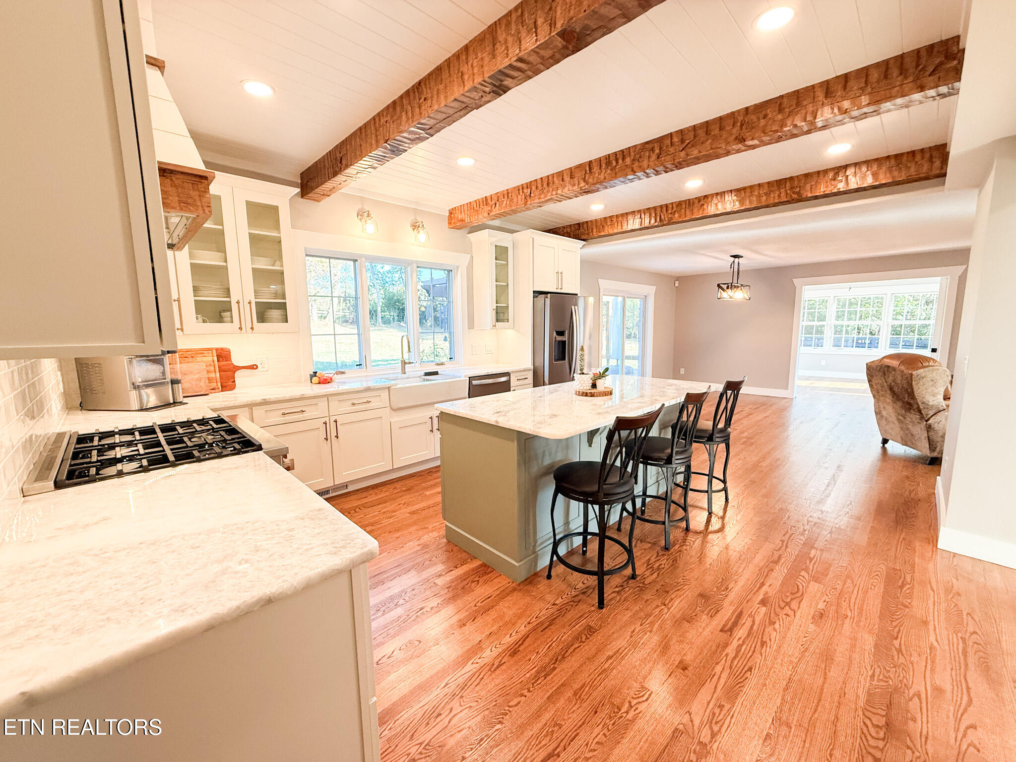 1834 Turkey Pen Lane Lenoir City TN 37772