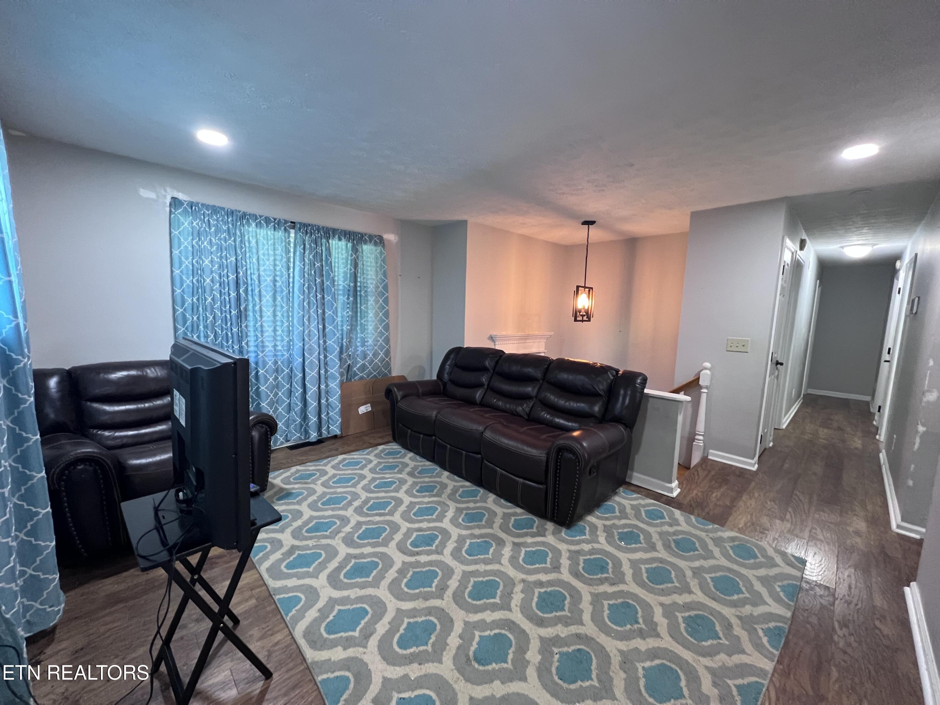 185 River Road Harrogate TN 37752