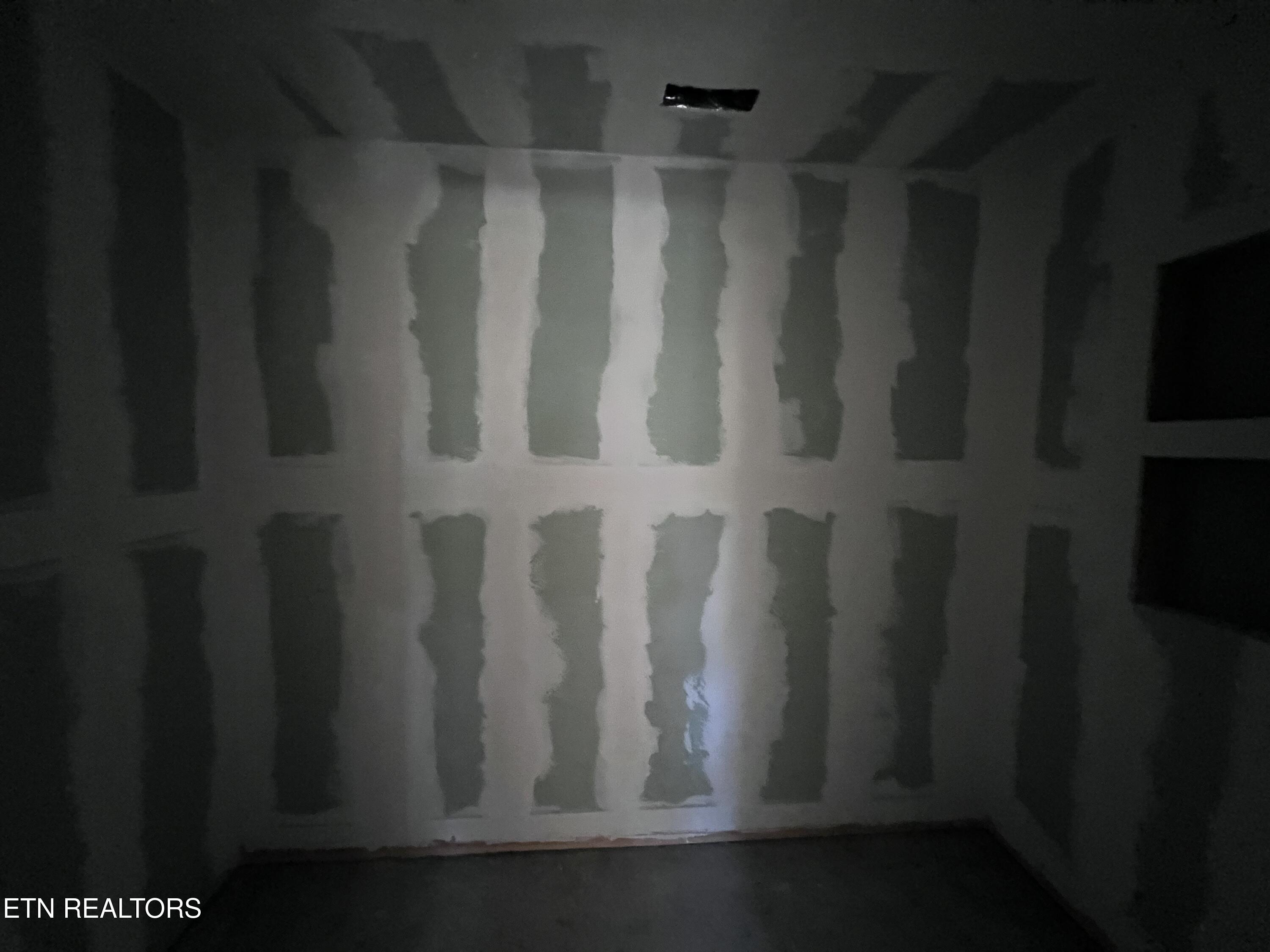 185 River Road Harrogate TN 37752