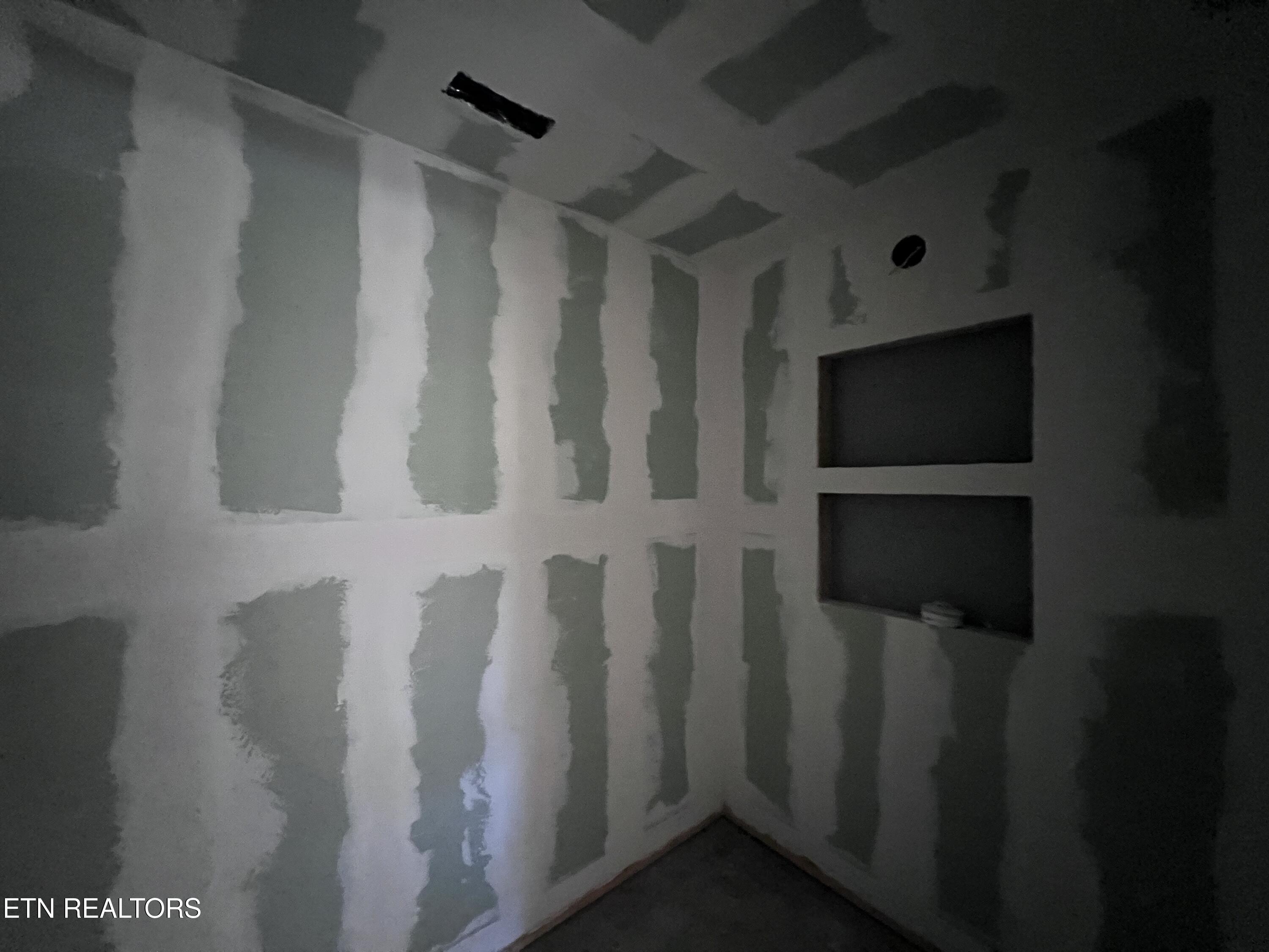 185 River Road Harrogate TN 37752