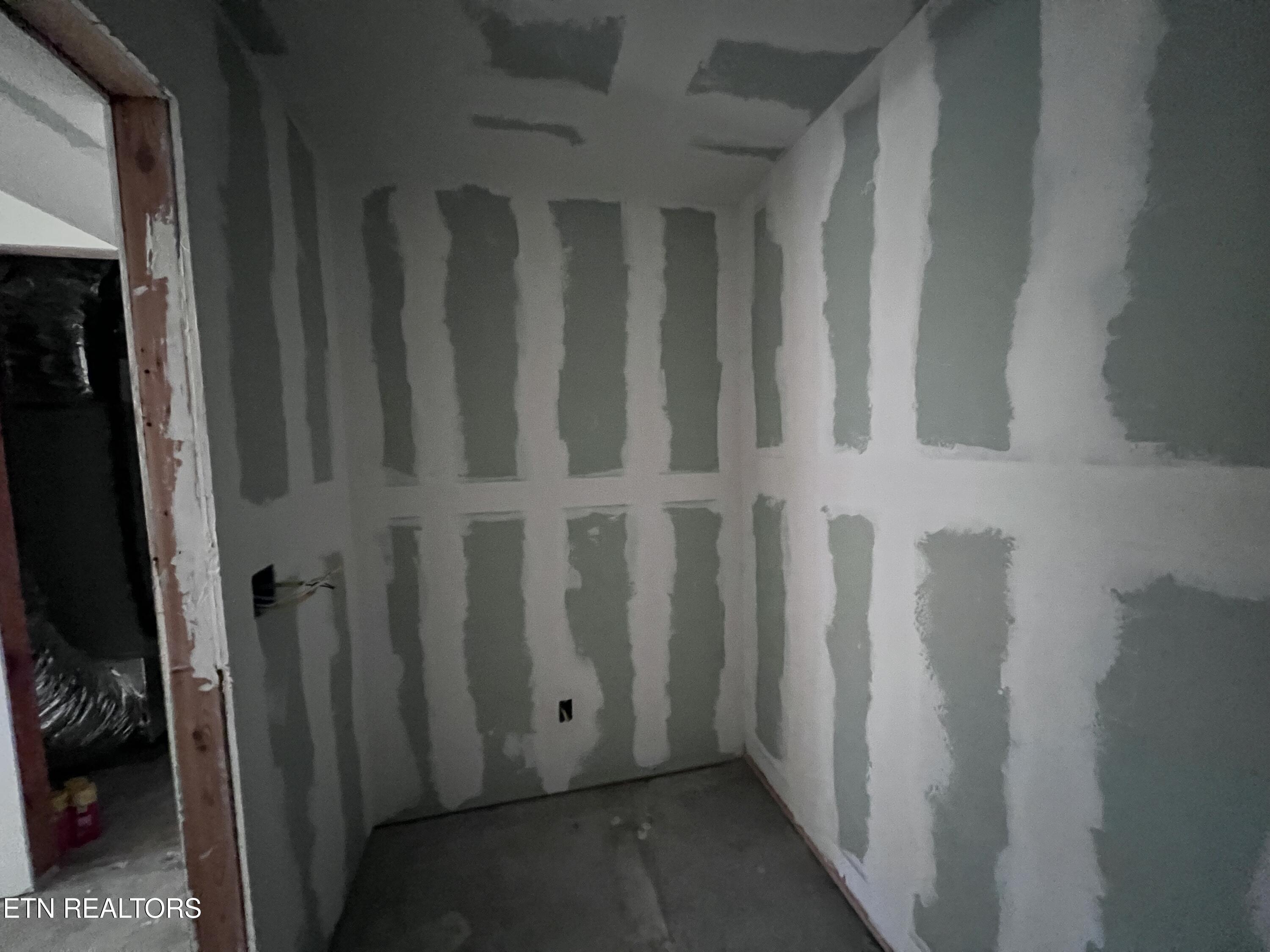 185 River Road Harrogate TN 37752