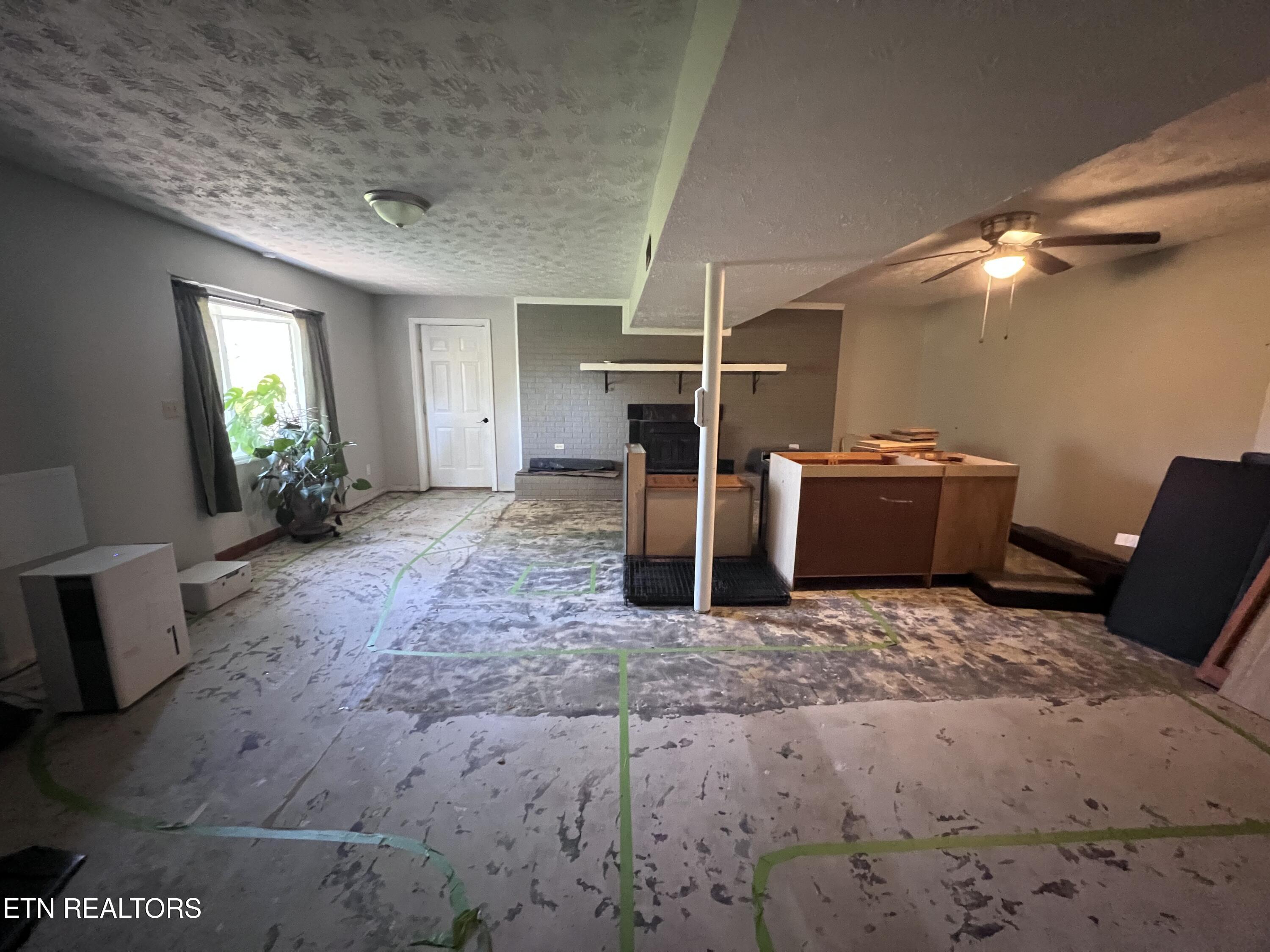 185 River Road Harrogate TN 37752