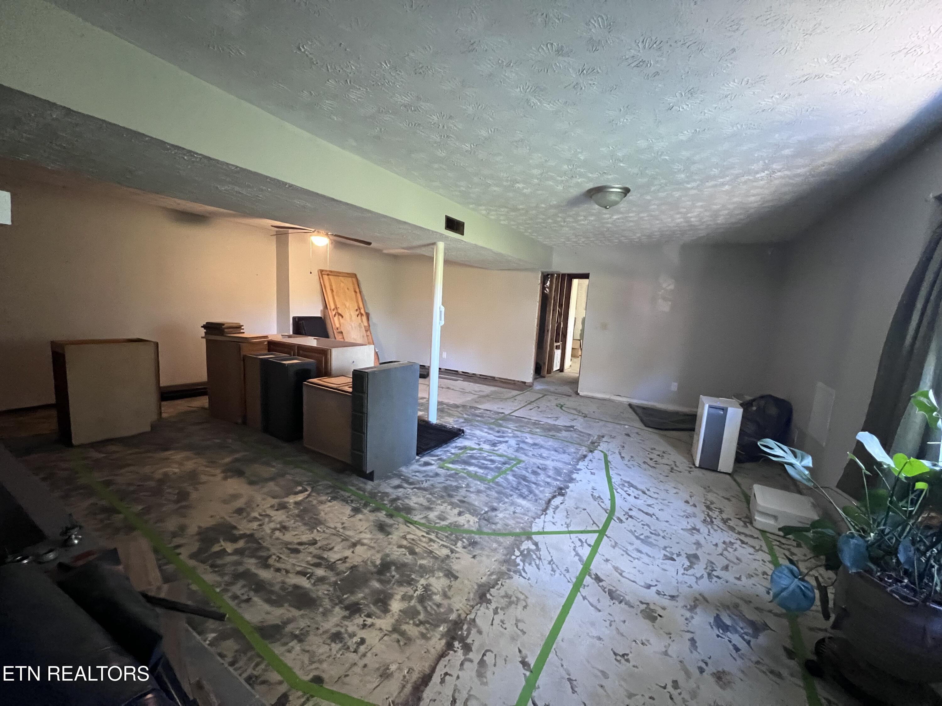 185 River Road Harrogate TN 37752