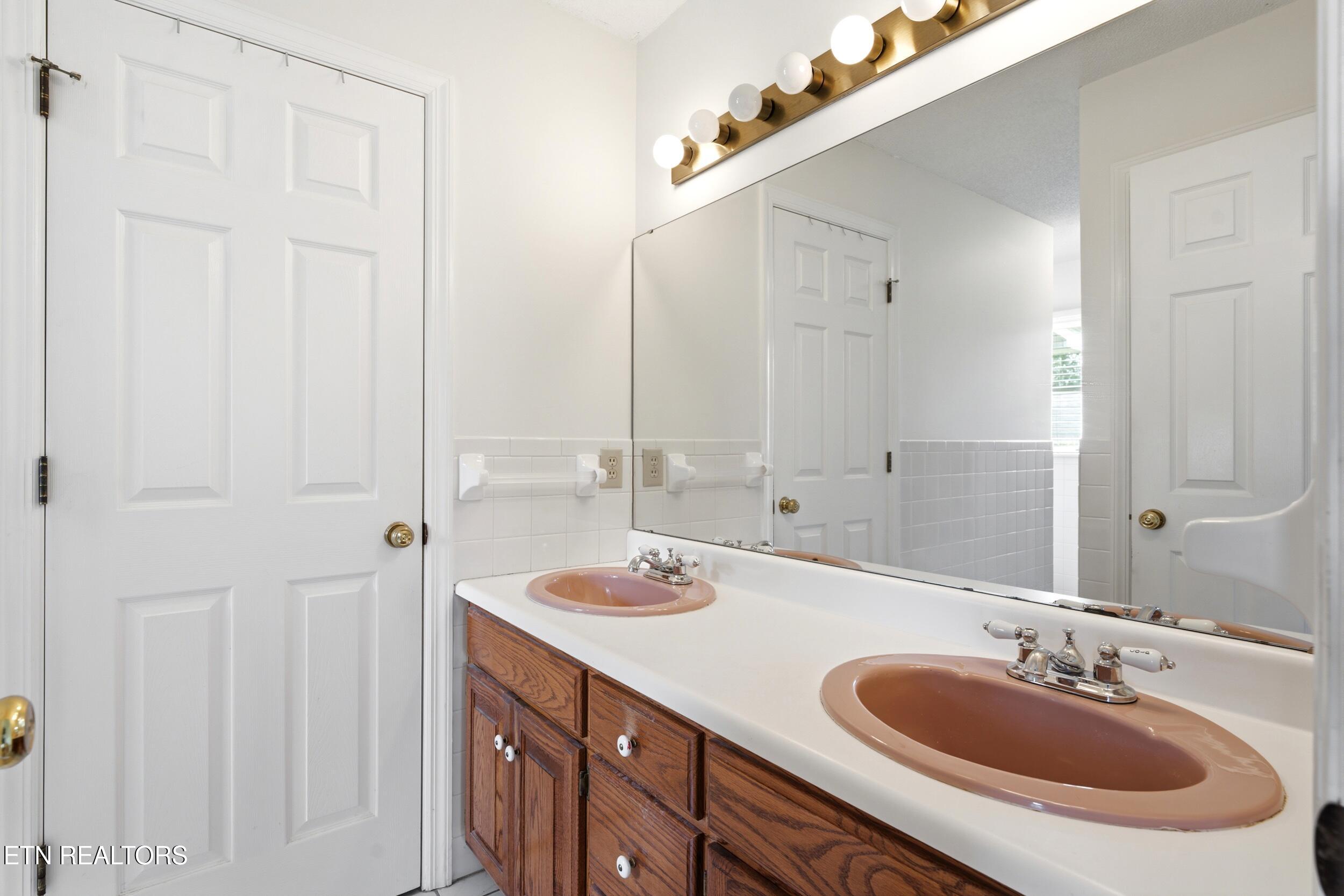 127 Overlook Drive Loudon TN 37774