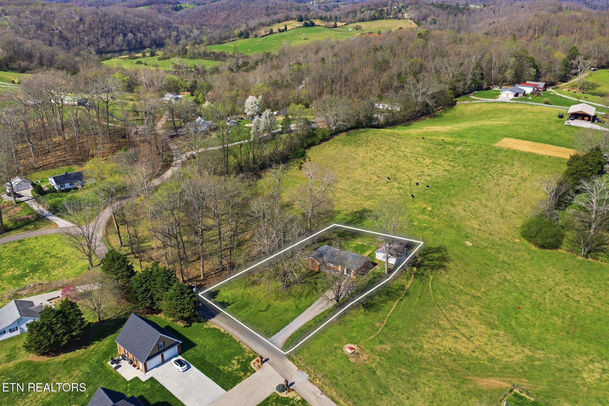 110 Hart Cemetery Lane Clinton TN 37716