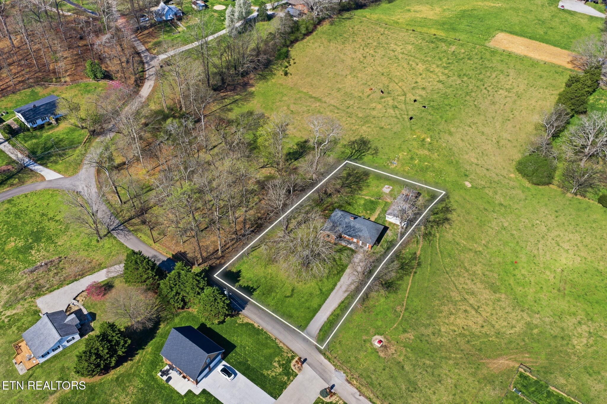 110 Hart Cemetery Lane Clinton TN 37716
