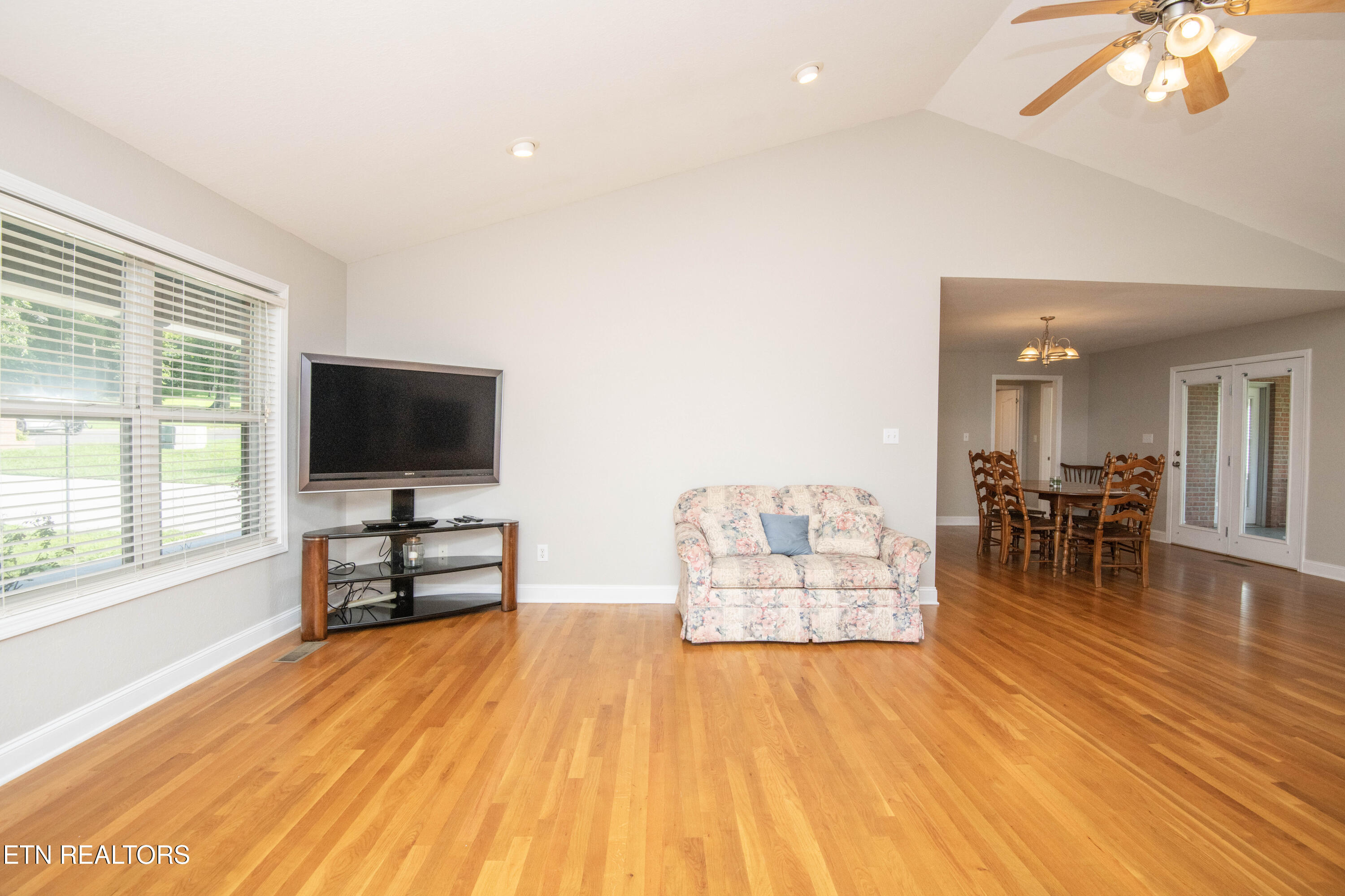 1616 Ellis Woods Loop Sevierville TN 37876