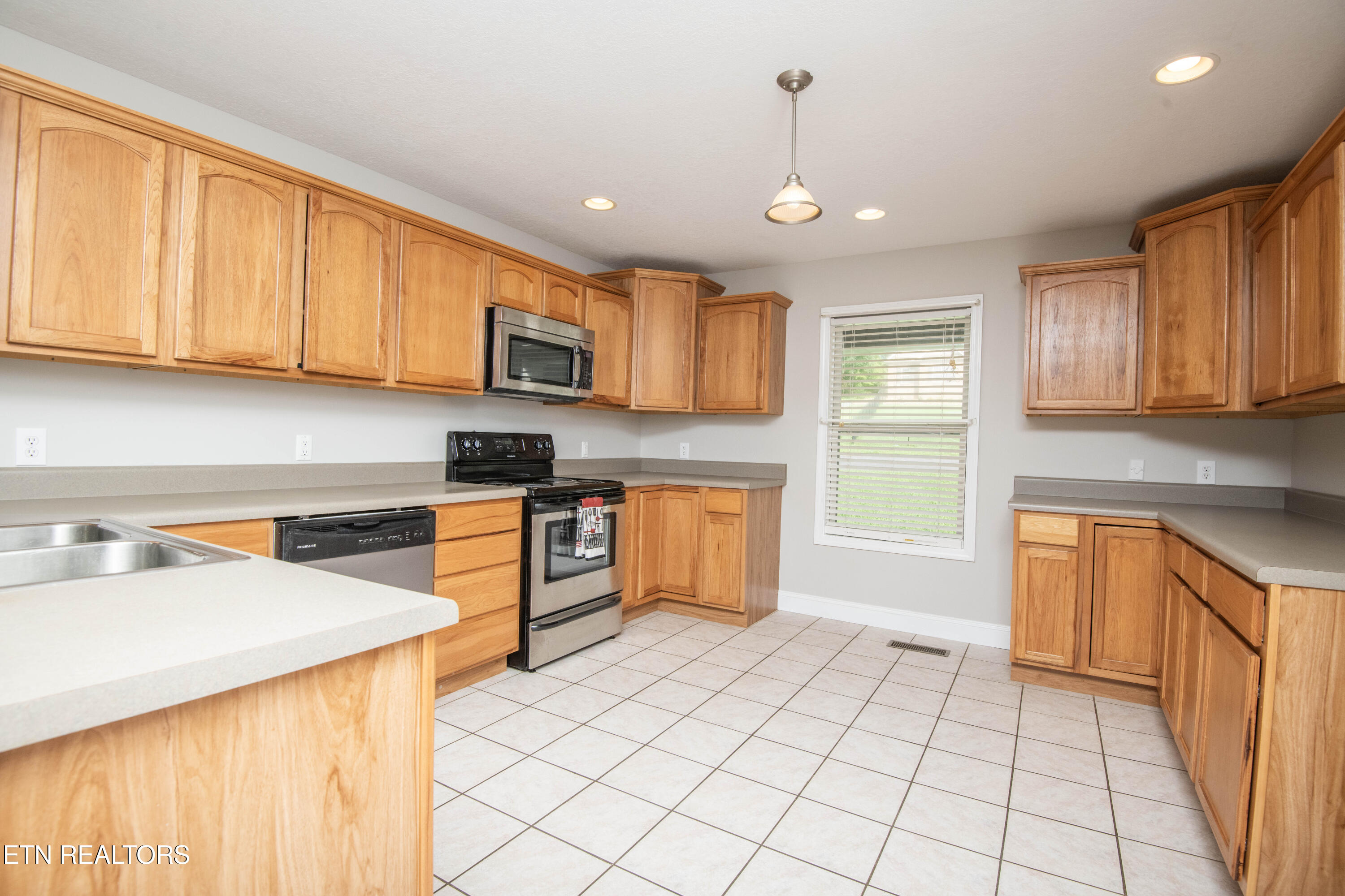 1616 Ellis Woods Loop Sevierville TN 37876
