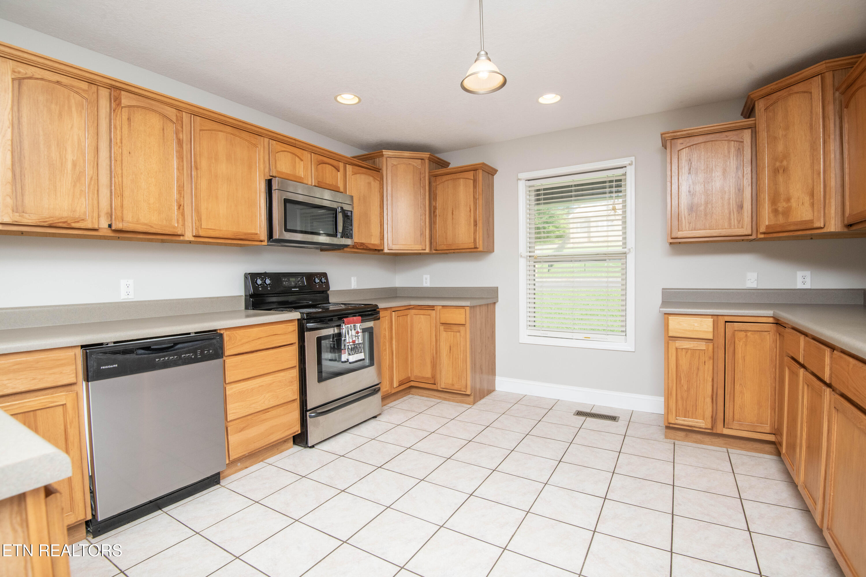 1616 Ellis Woods Loop Sevierville TN 37876