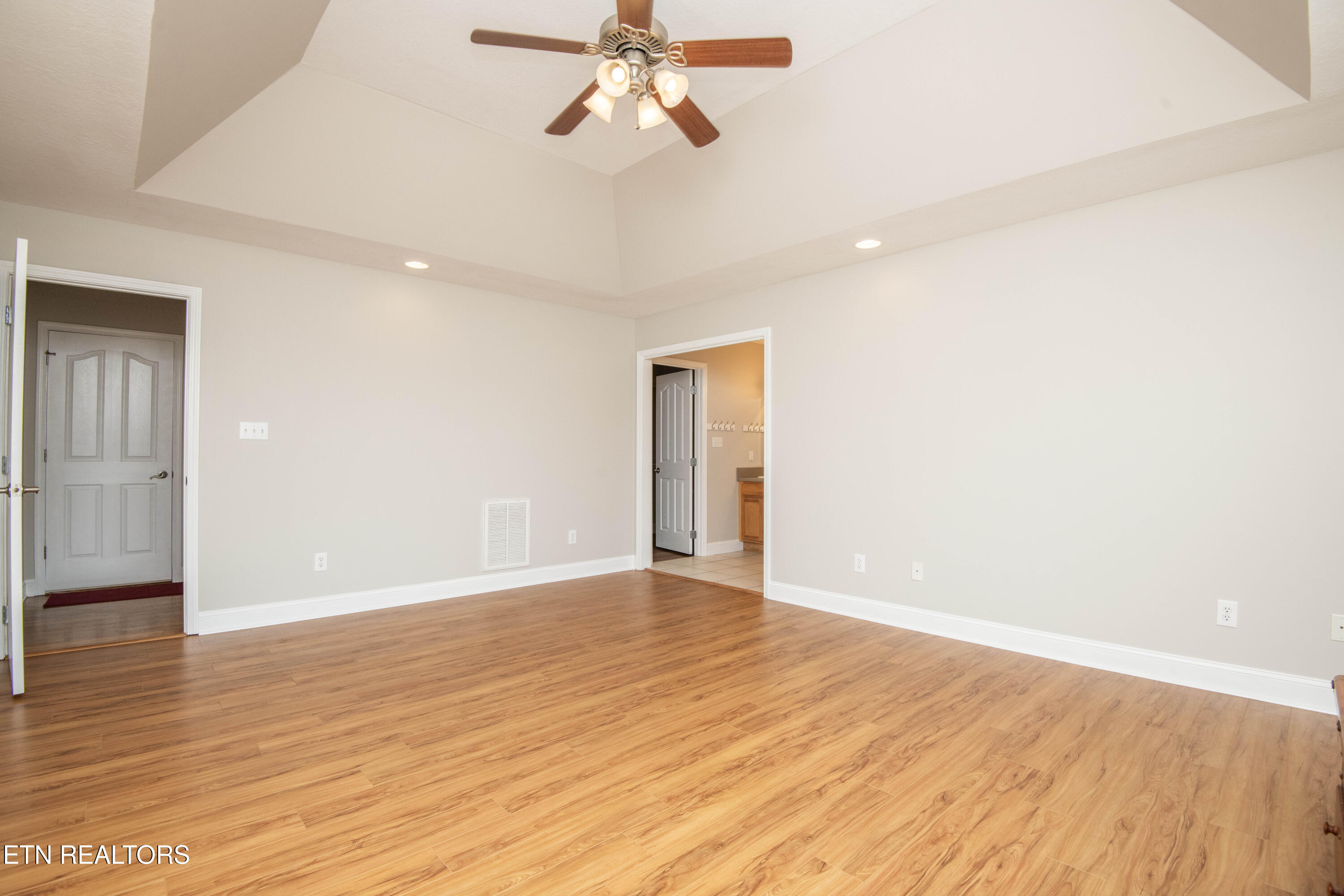 1616 Ellis Woods Loop Sevierville TN 37876