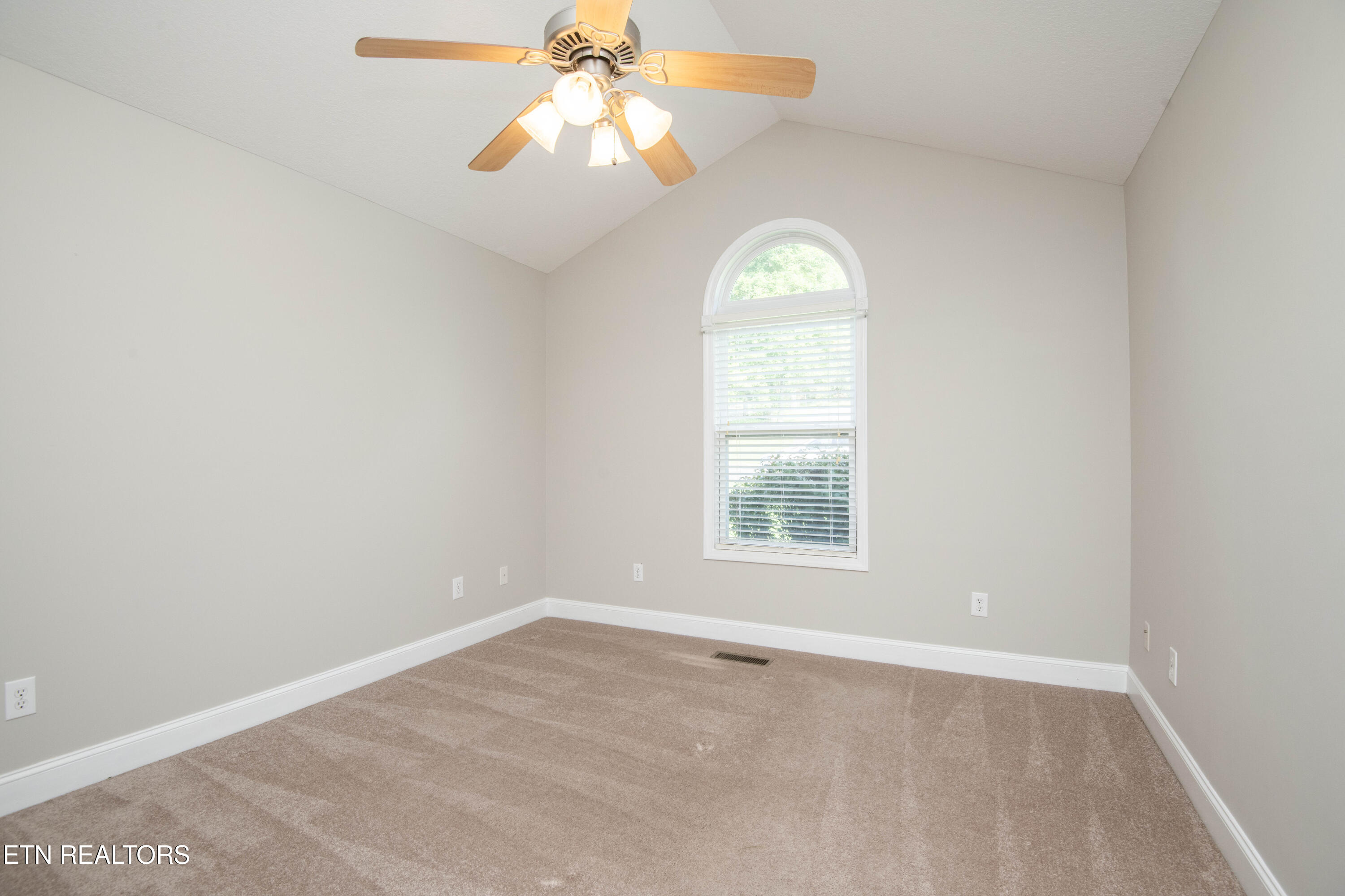 1616 Ellis Woods Loop Sevierville TN 37876