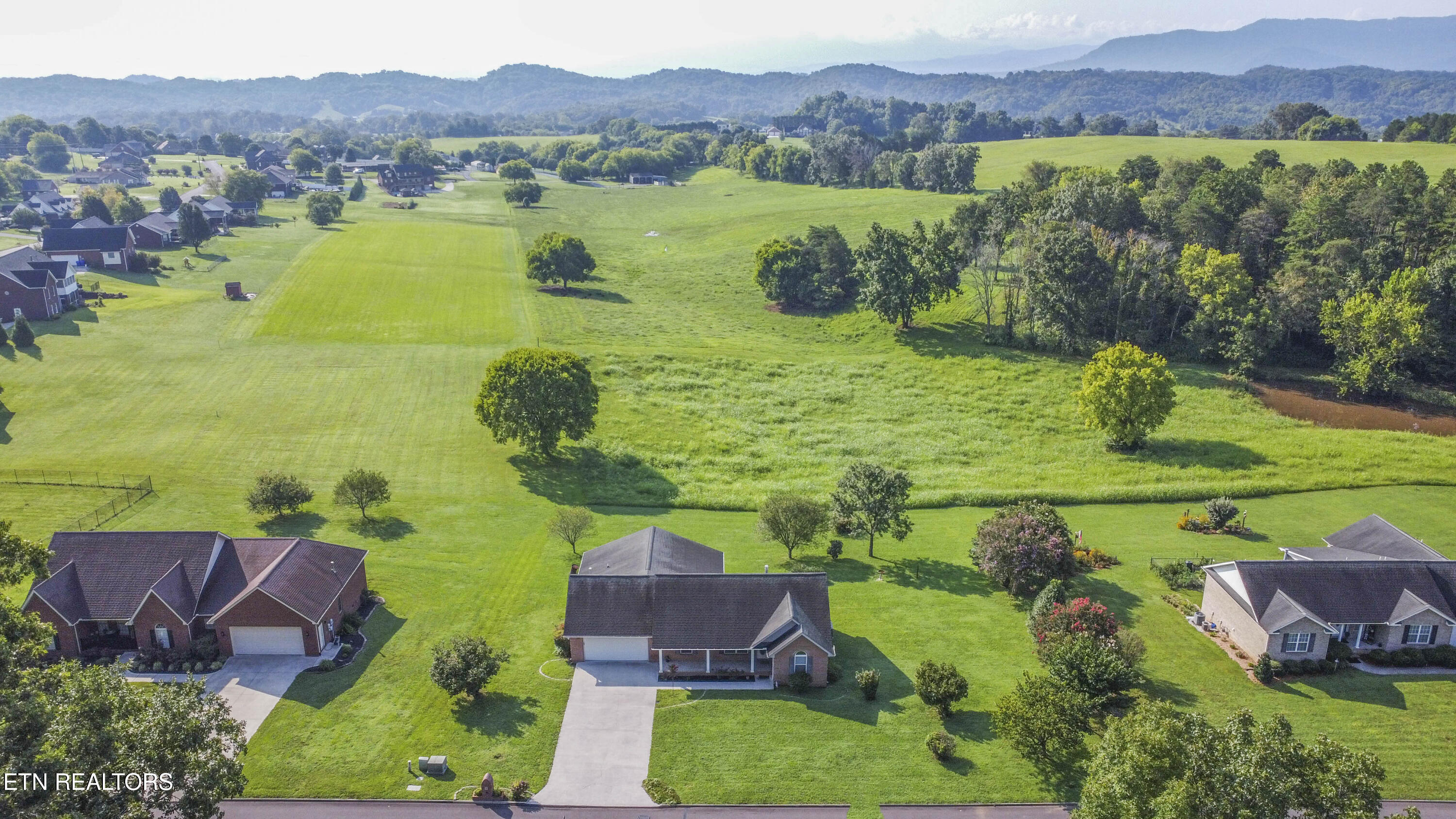 1616 Ellis Woods Loop Sevierville TN 37876
