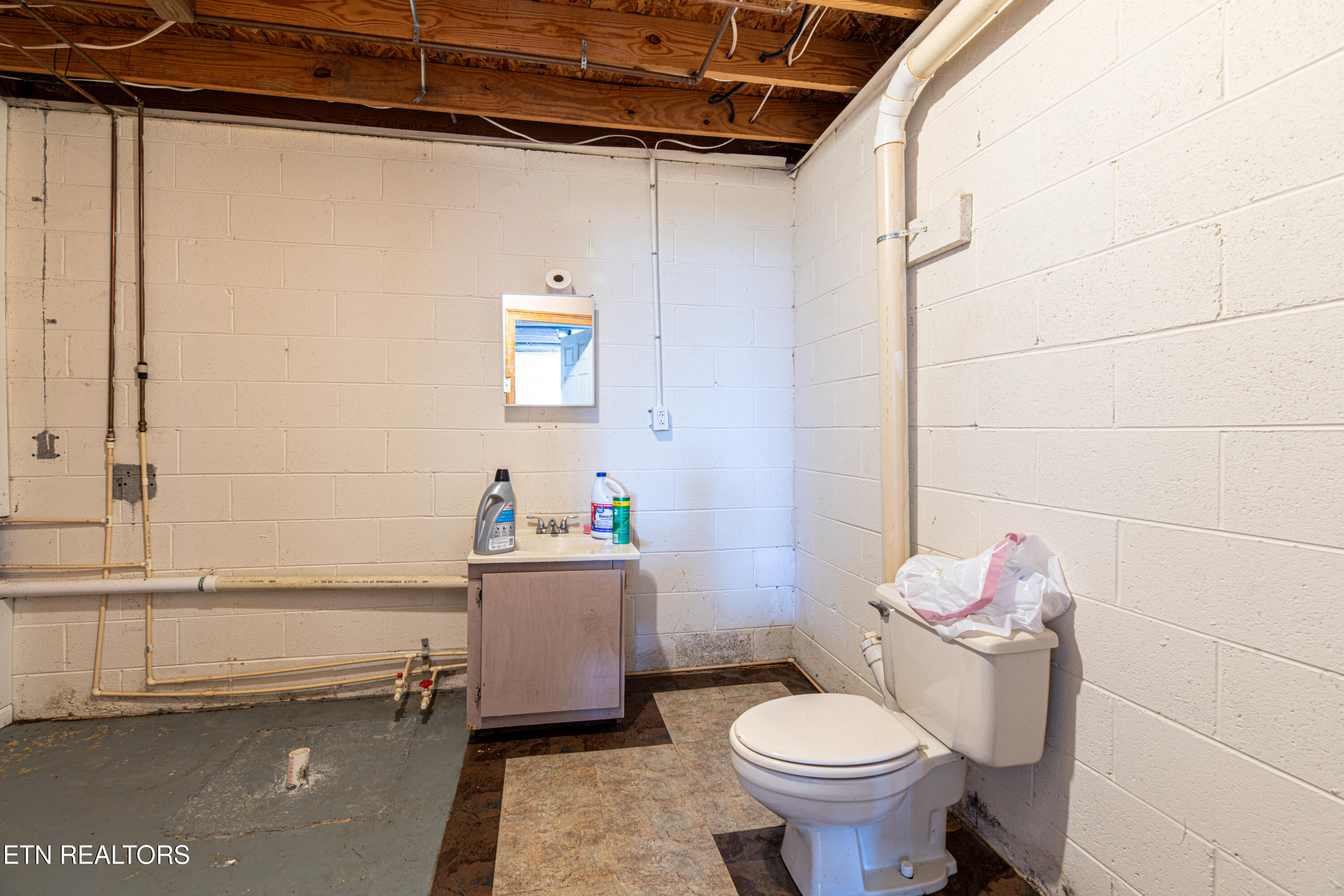 312 N 16th Street Lafollette TN 37766
