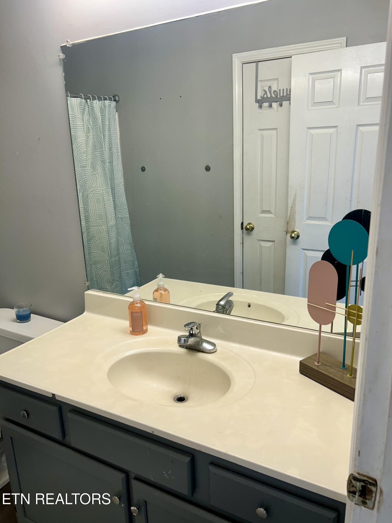 312 N 16th Street Lafollette TN 37766