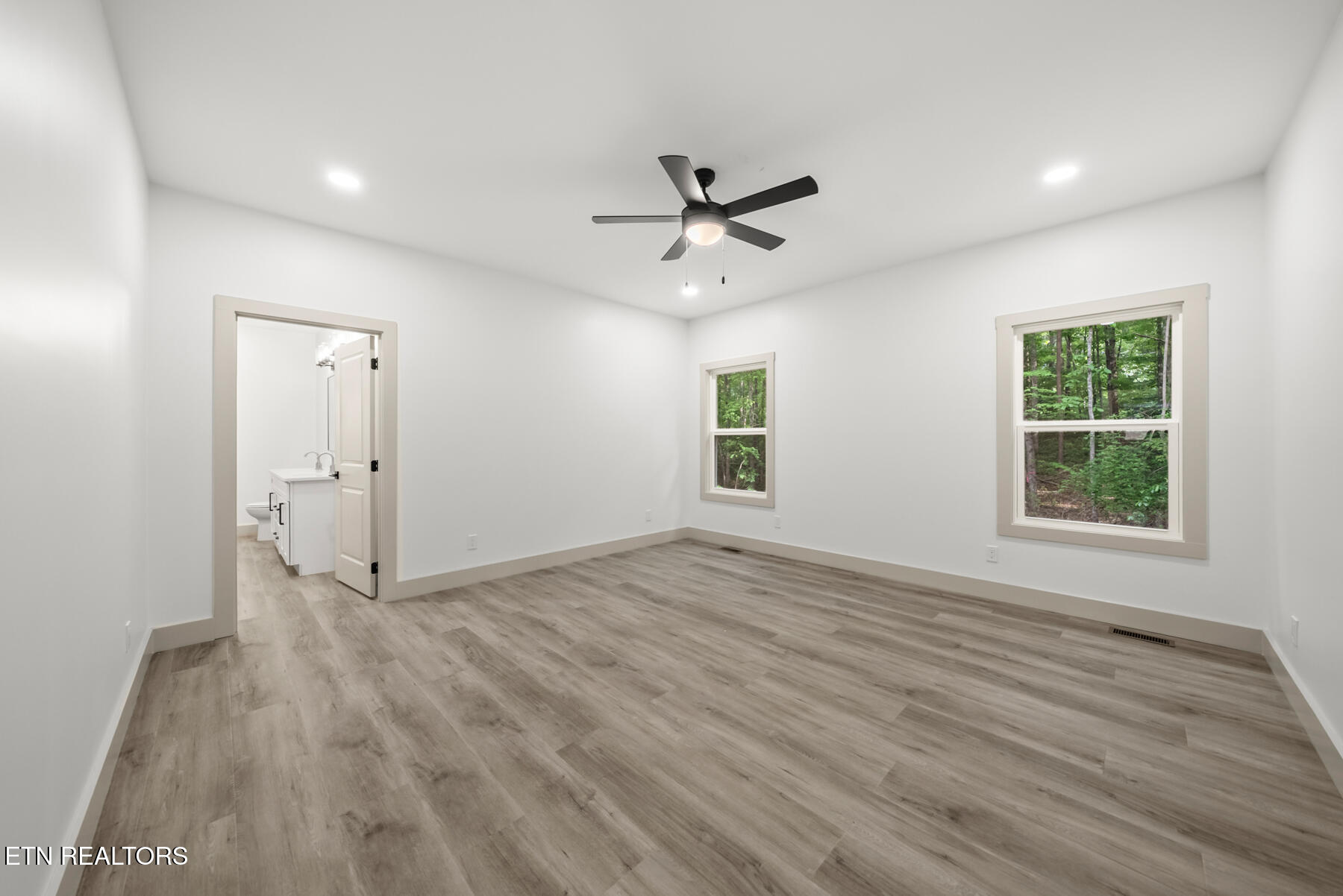 25 Andover Lane Crossville TN 38558