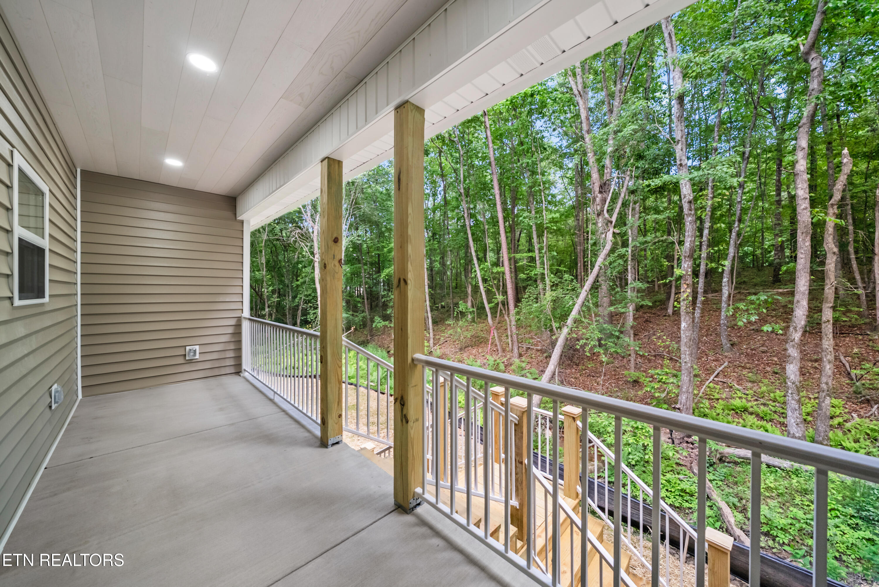 25 Andover Lane Crossville TN 38558