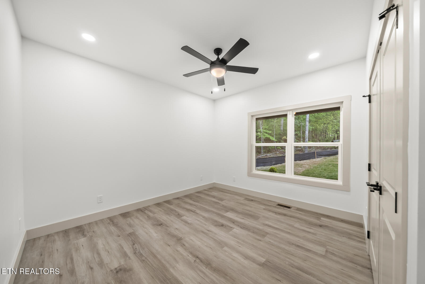 25 Andover Lane Crossville TN 38558