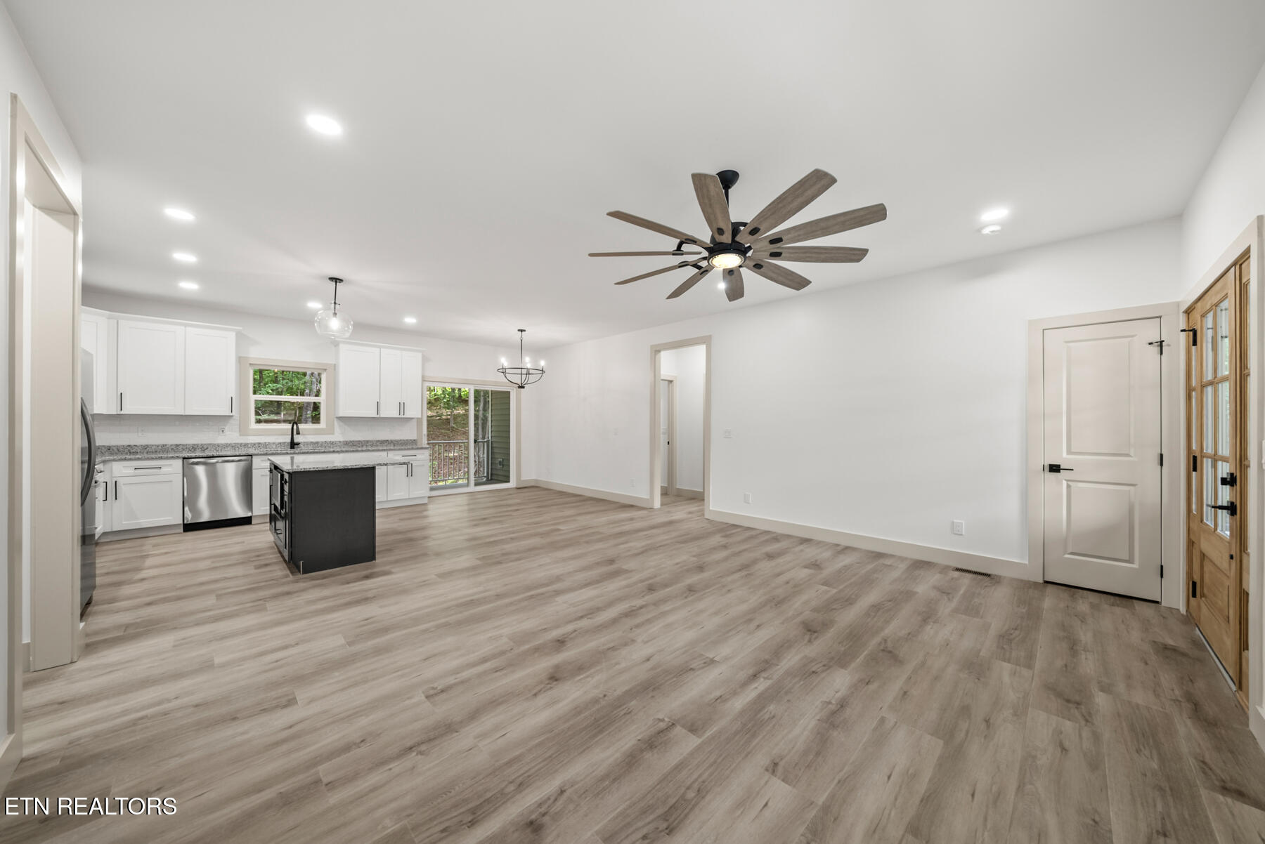 25 Andover Lane Crossville TN 38558