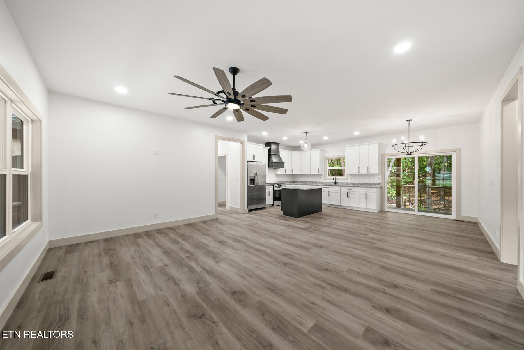25 Andover Lane Crossville TN 38558