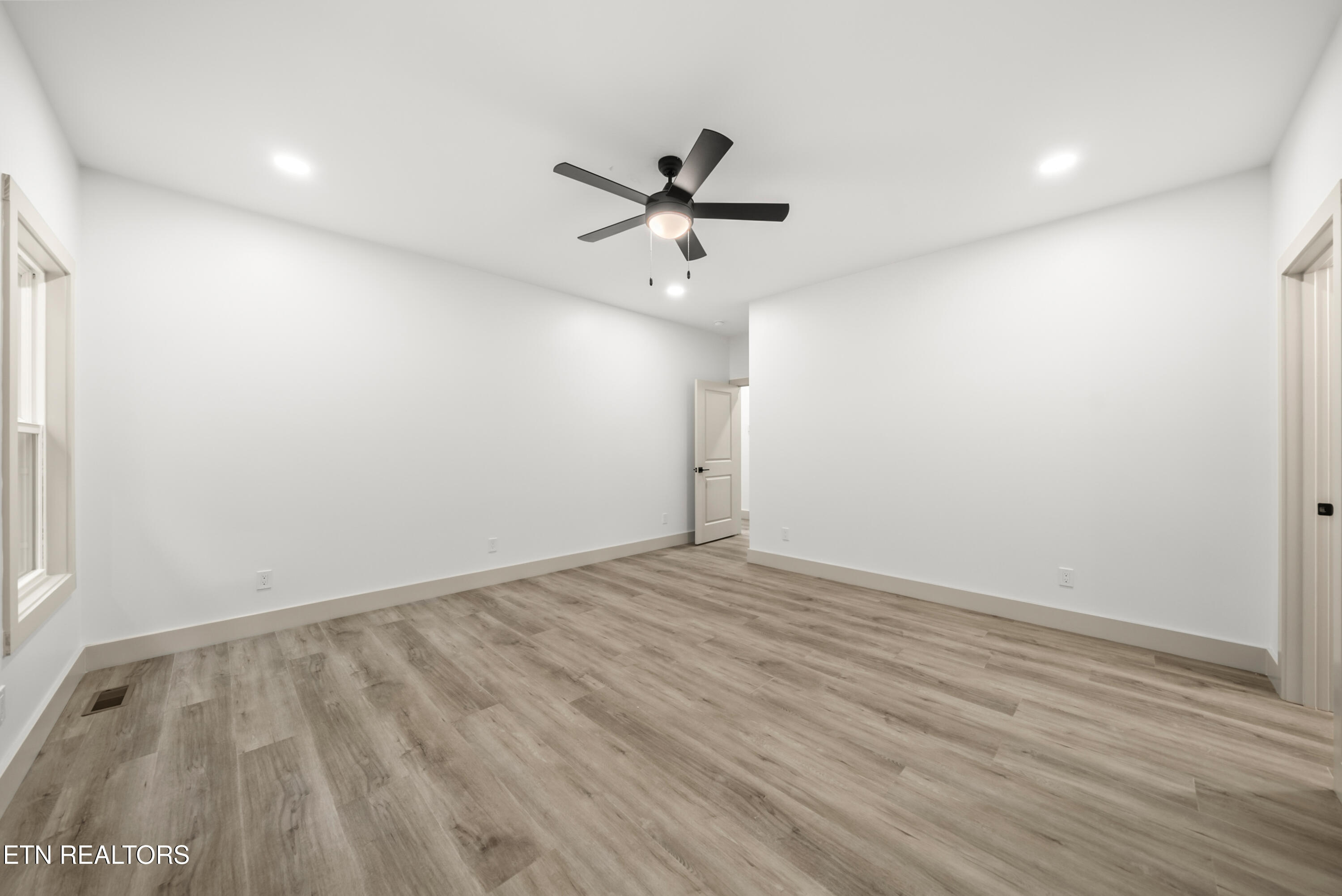 25 Andover Lane Crossville TN 38558