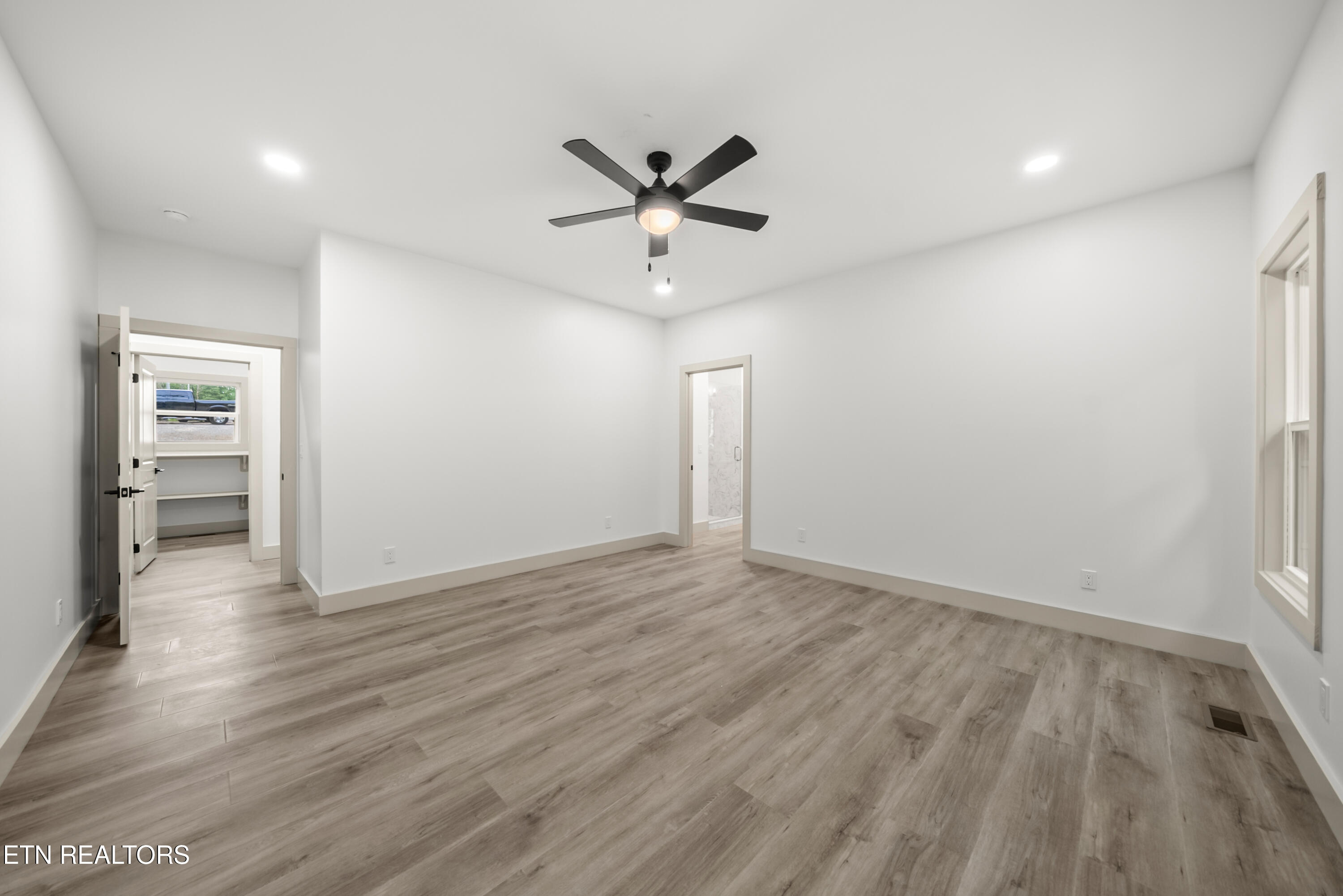 25 Andover Lane Crossville TN 38558