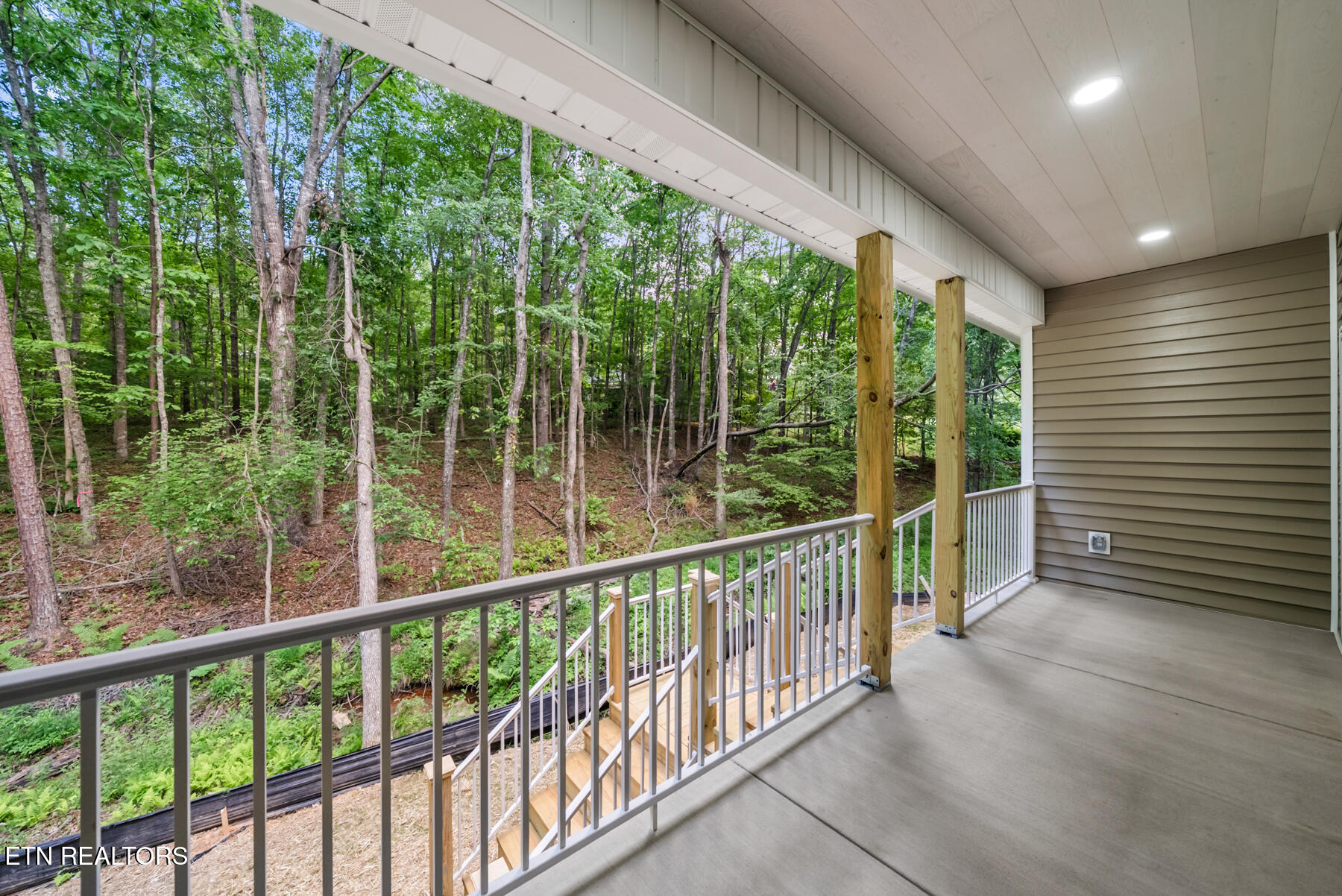 25 Andover Lane Crossville TN 38558