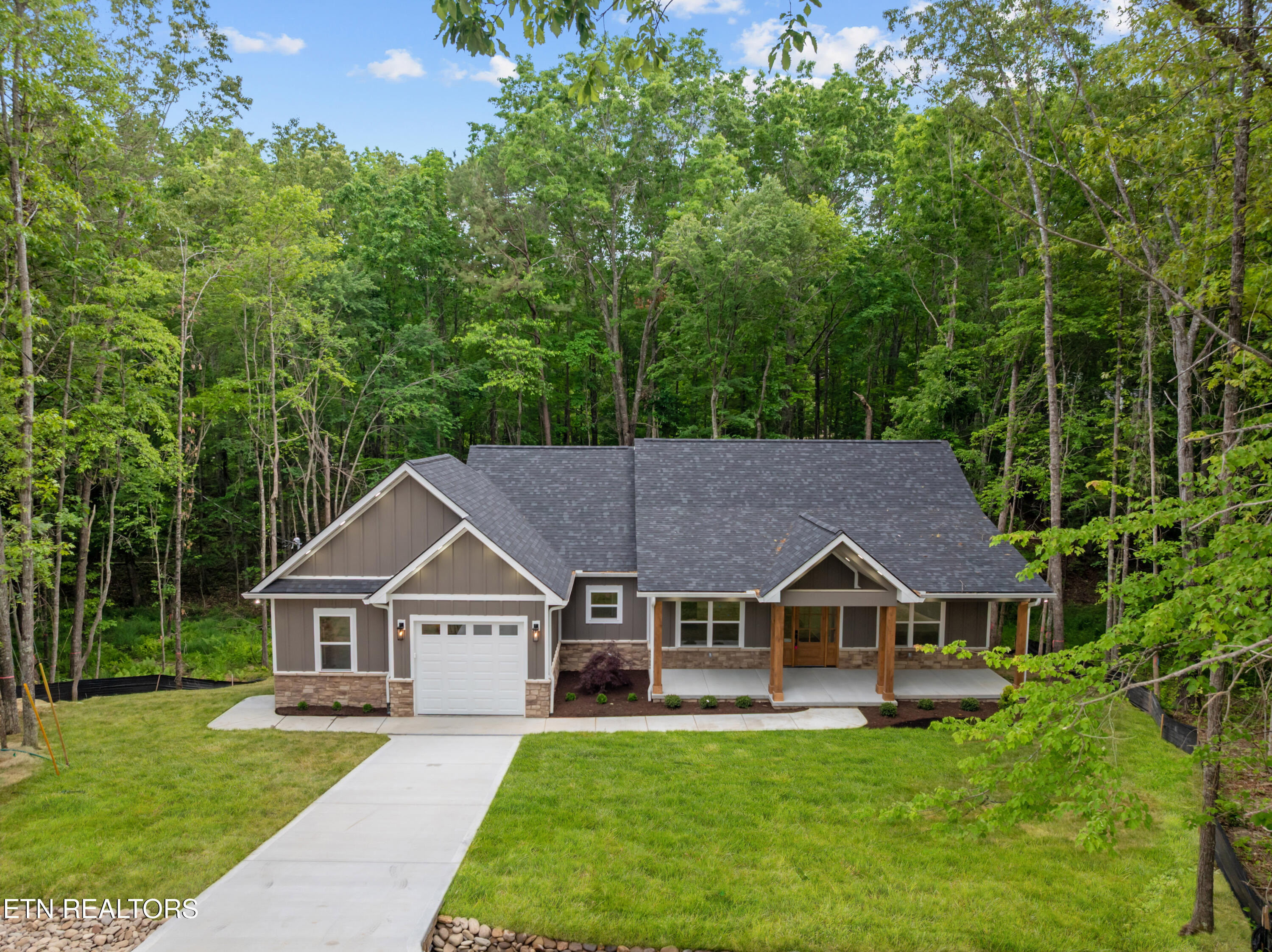 25 Andover Lane Crossville TN 38558