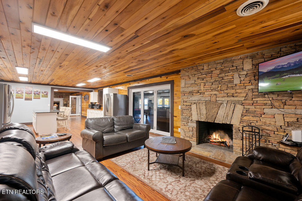 1106 Tanrac Trail Gatlinburg TN 37738