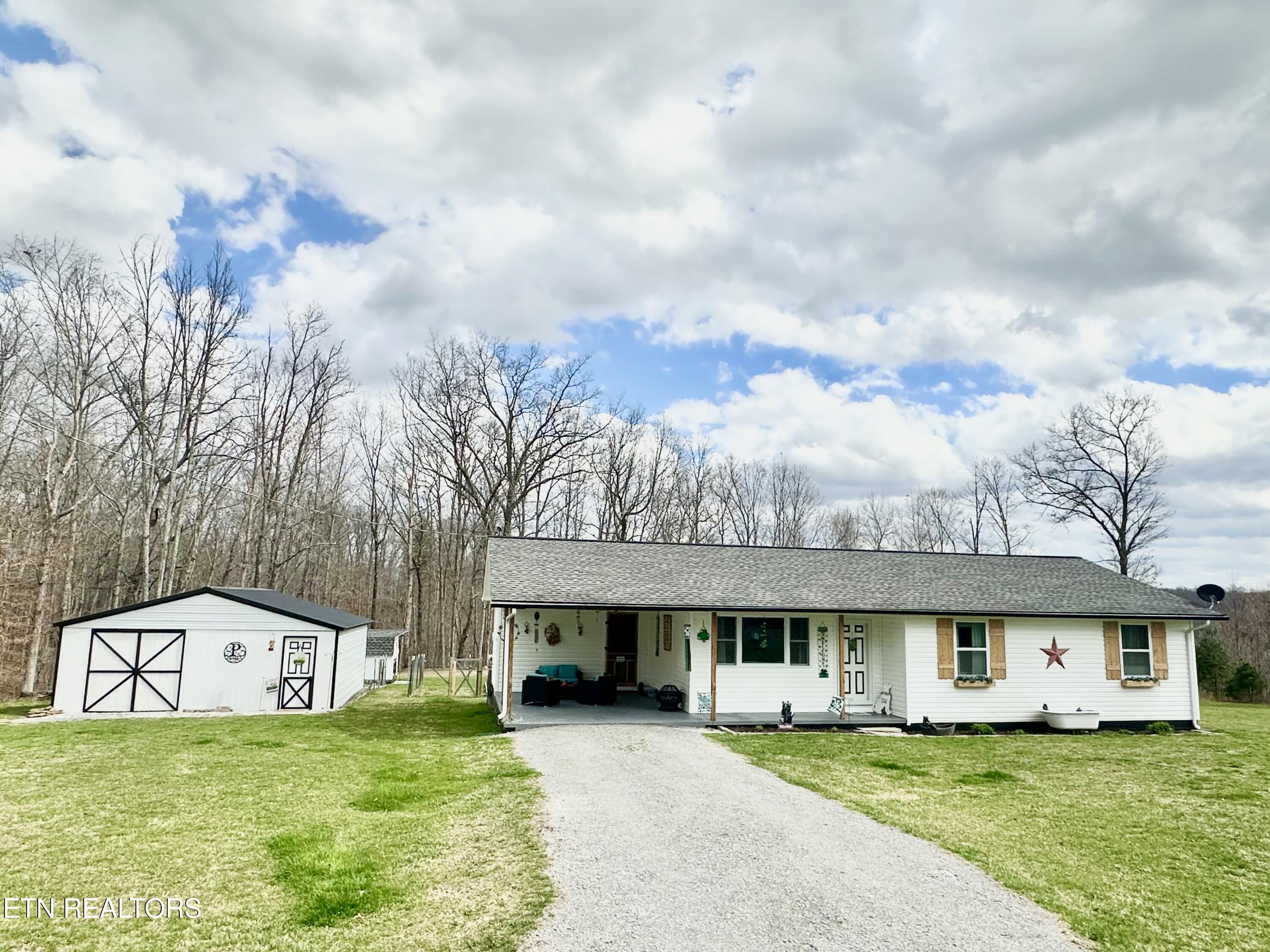 140 Red Hill Road Sunbright TN 37872