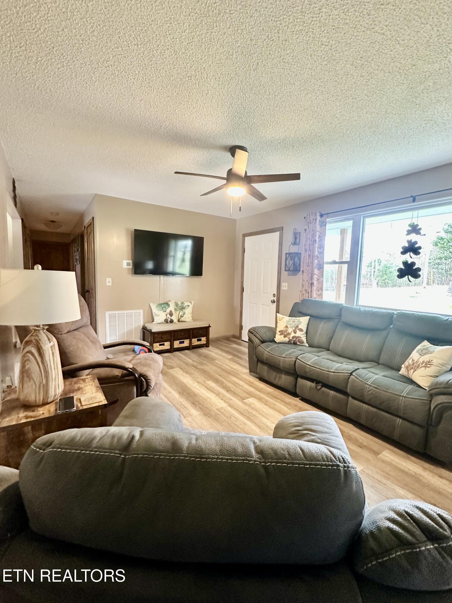 140 Red Hill Road Sunbright TN 37872