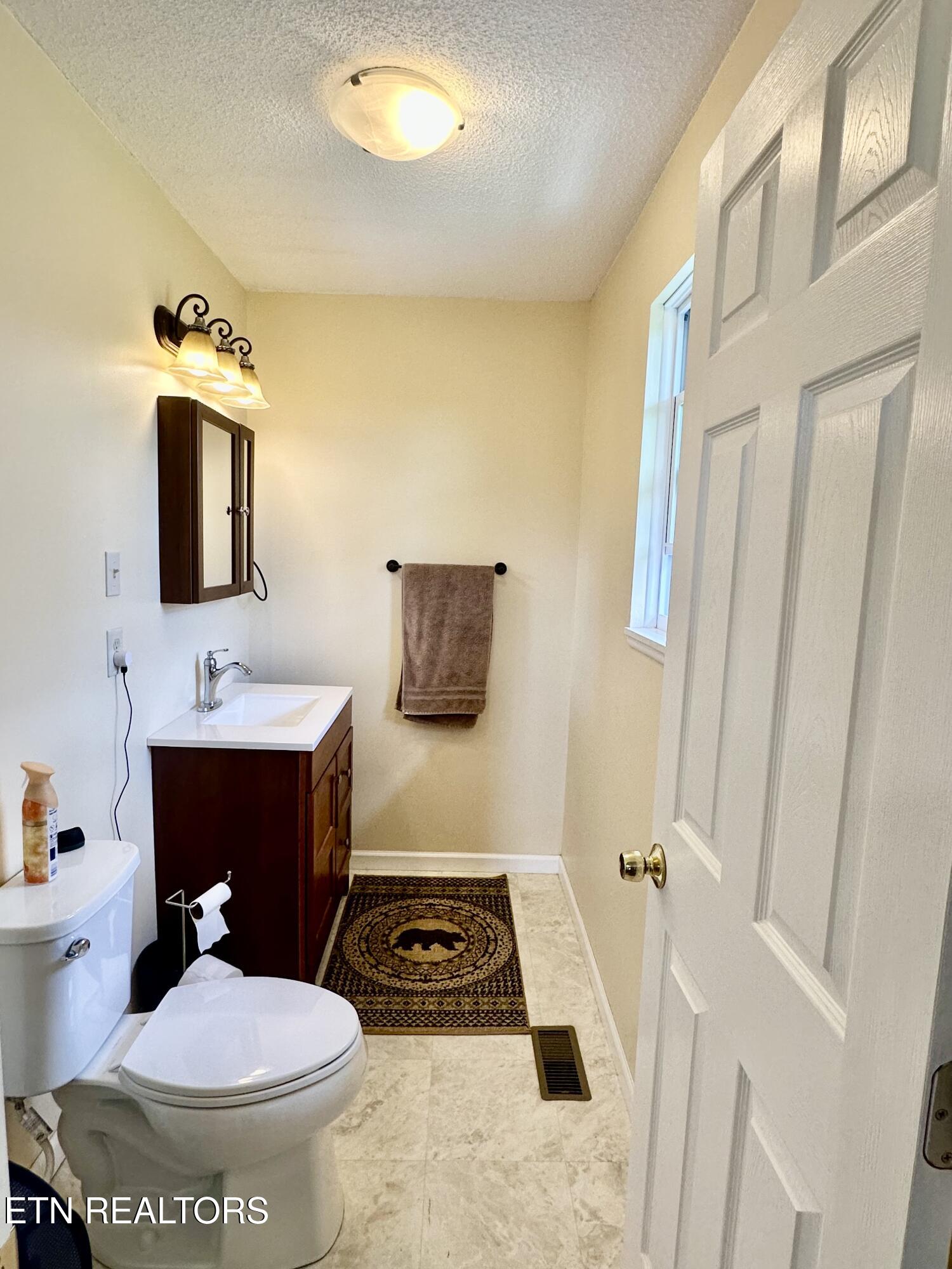 140 Red Hill Road Sunbright TN 37872
