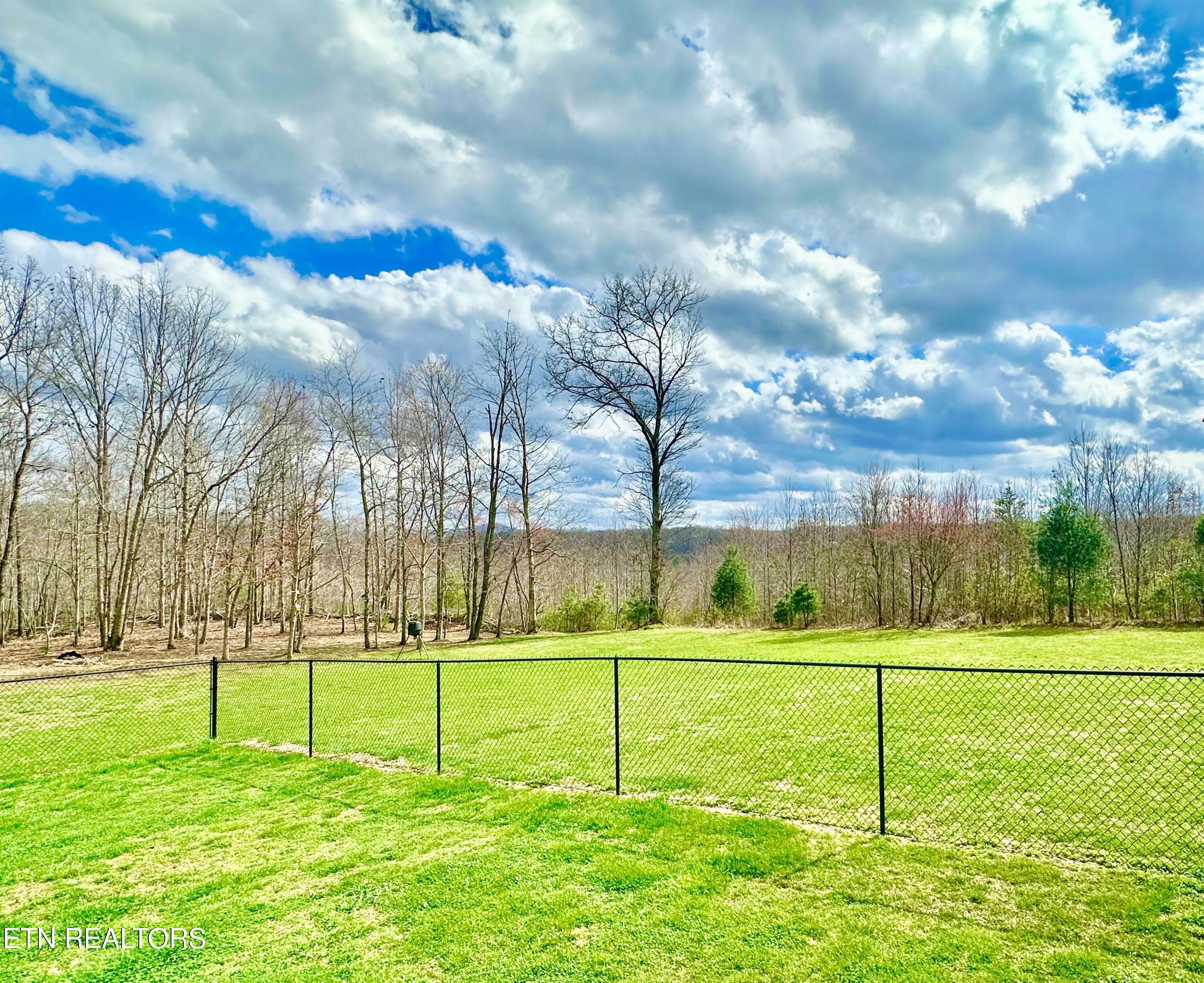 140 Red Hill Road Sunbright TN 37872