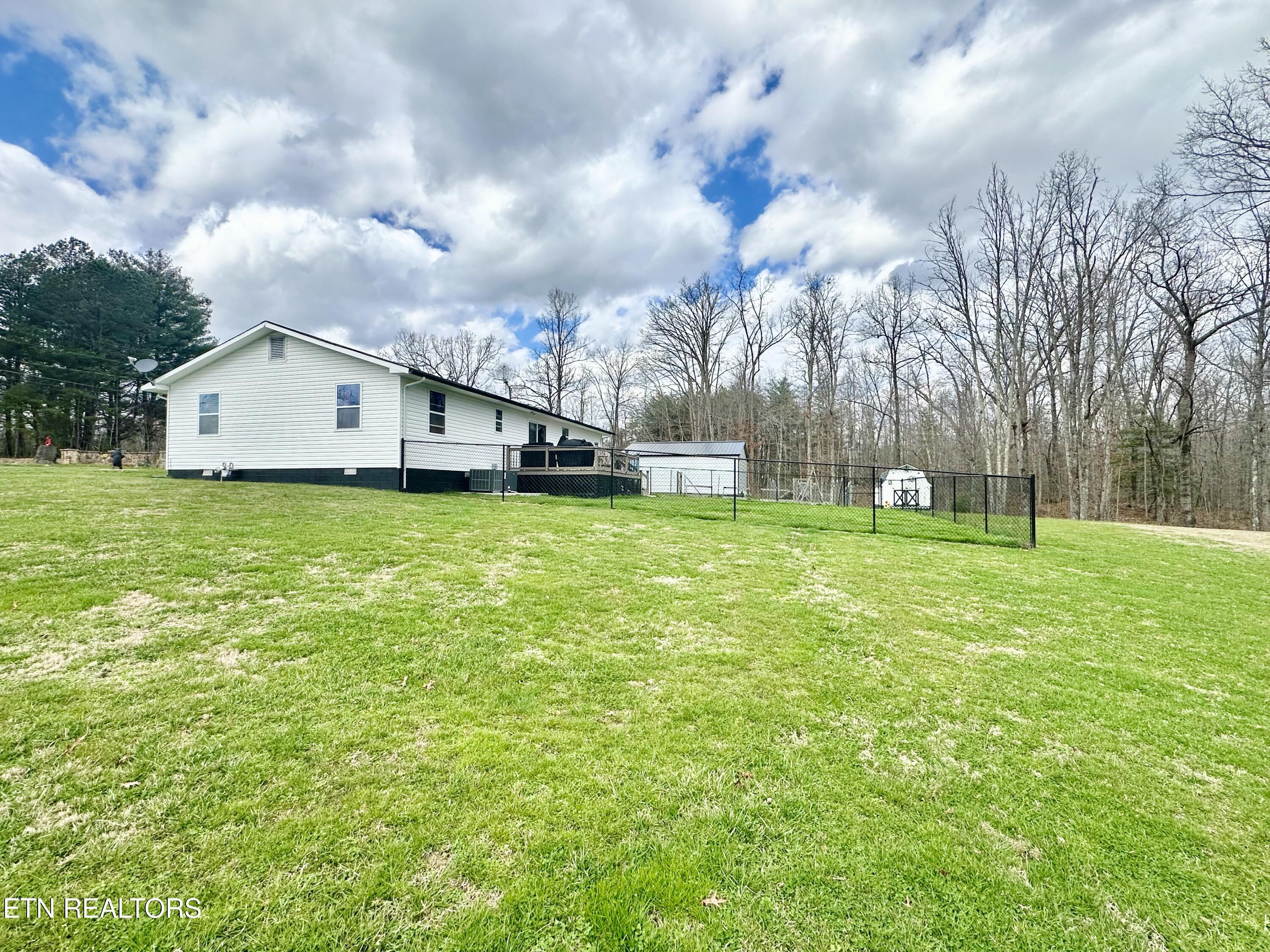 140 Red Hill Road Sunbright TN 37872