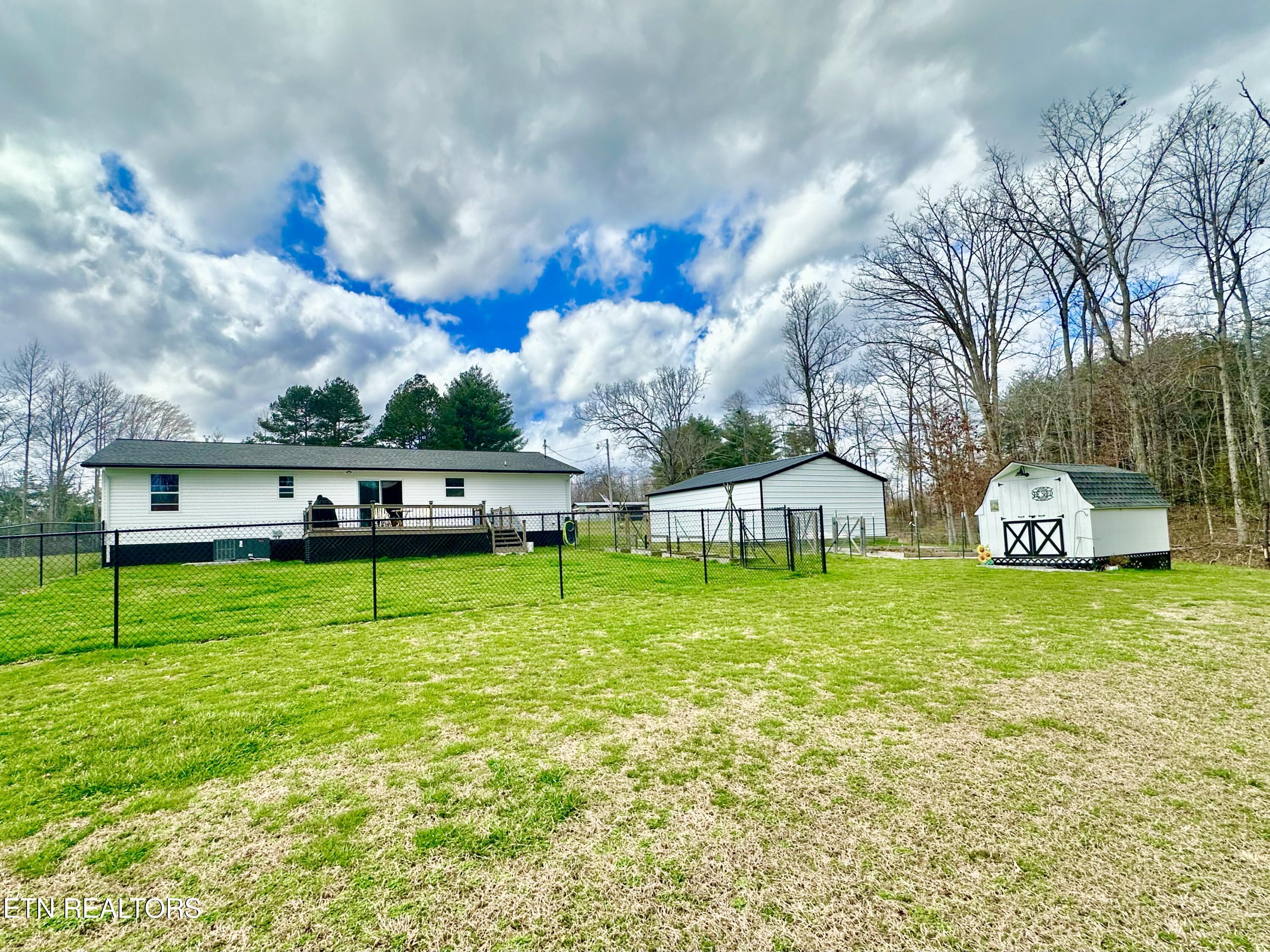 140 Red Hill Road Sunbright TN 37872