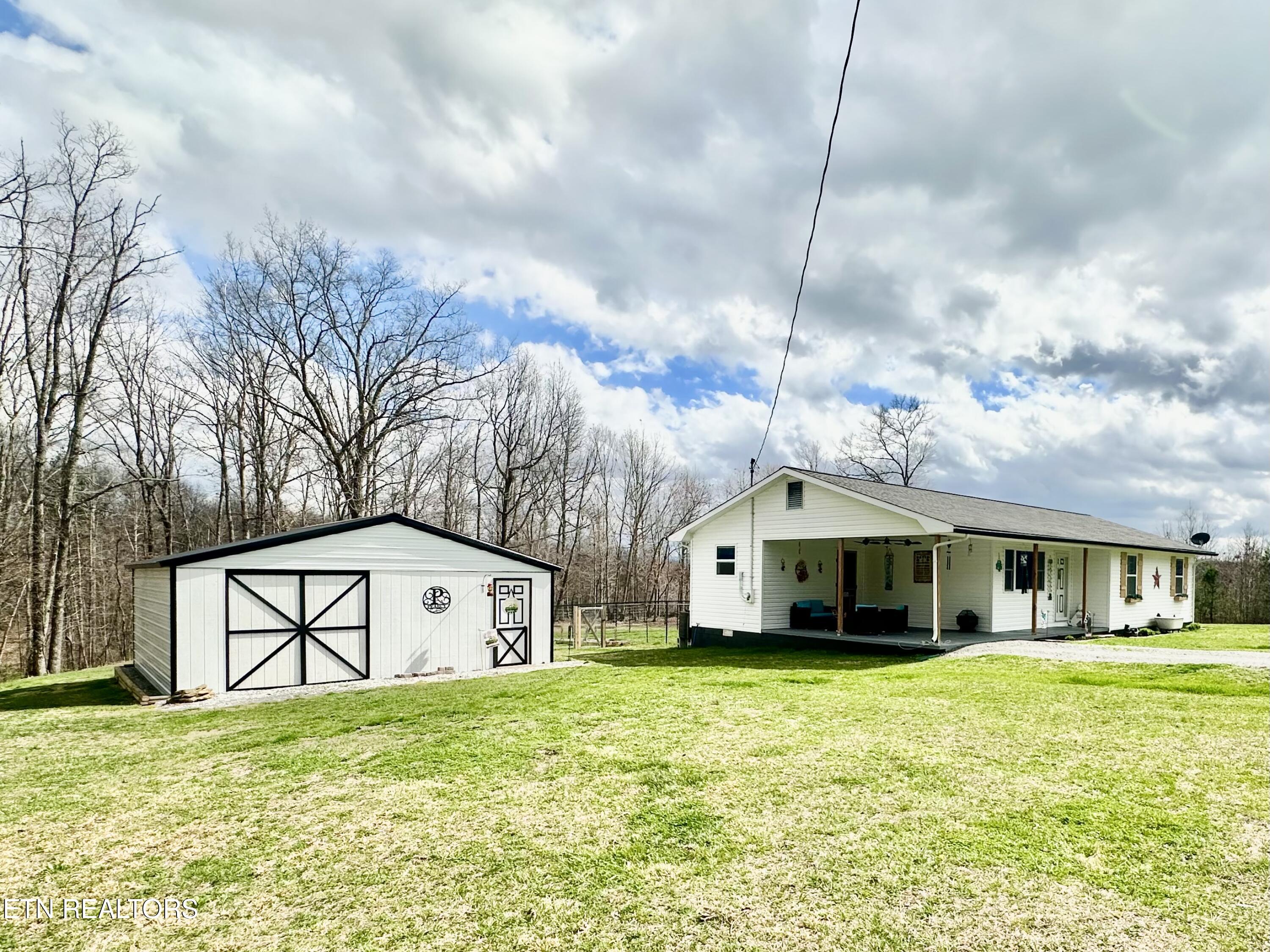 140 Red Hill Road Sunbright TN 37872