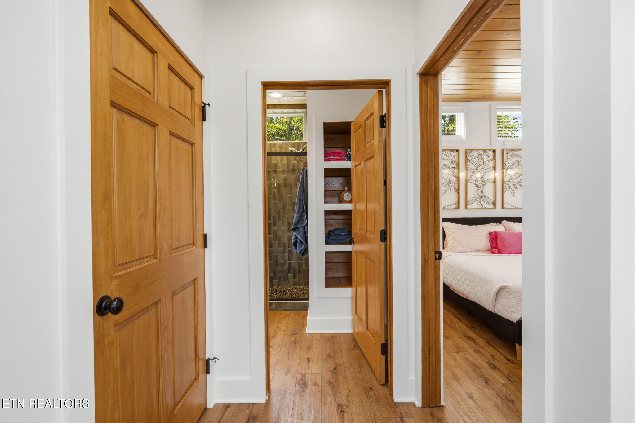2385 Forge Hideaway Loop Pigeon Forge TN 37863