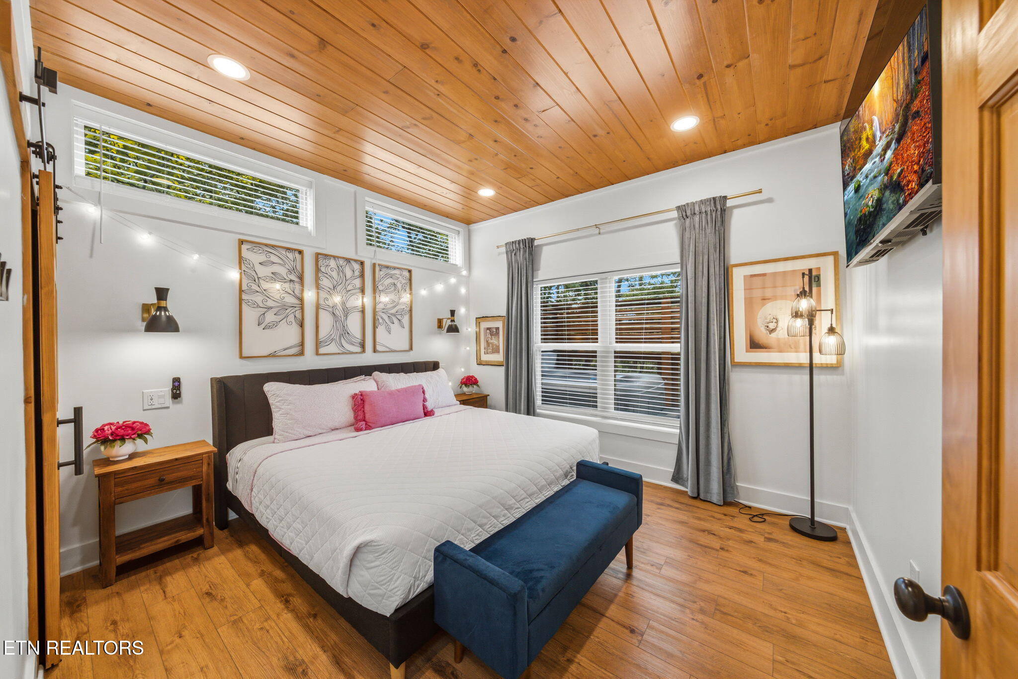 2385 Forge Hideaway Loop Pigeon Forge TN 37863