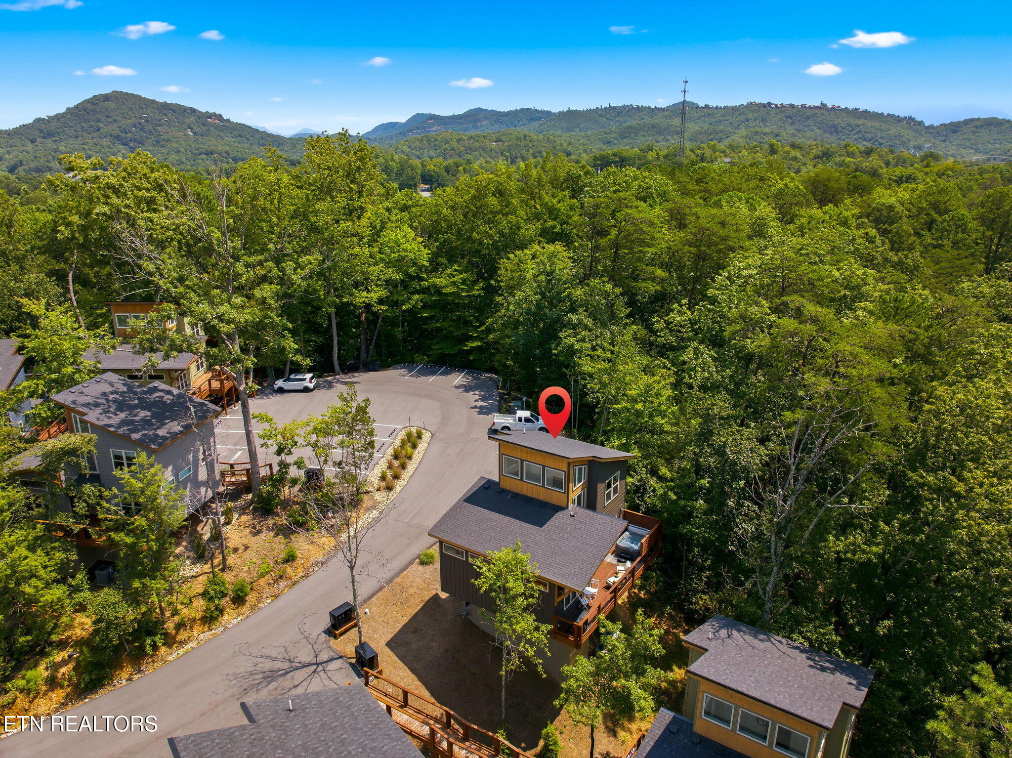 2385 Forge Hideaway Loop Pigeon Forge TN 37863