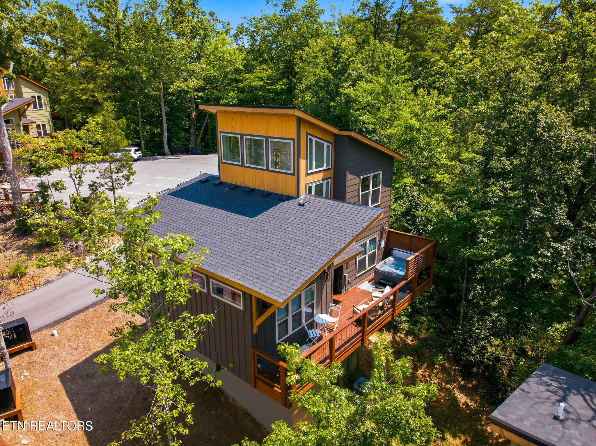 2385 Forge Hideaway Loop Pigeon Forge TN 37863
