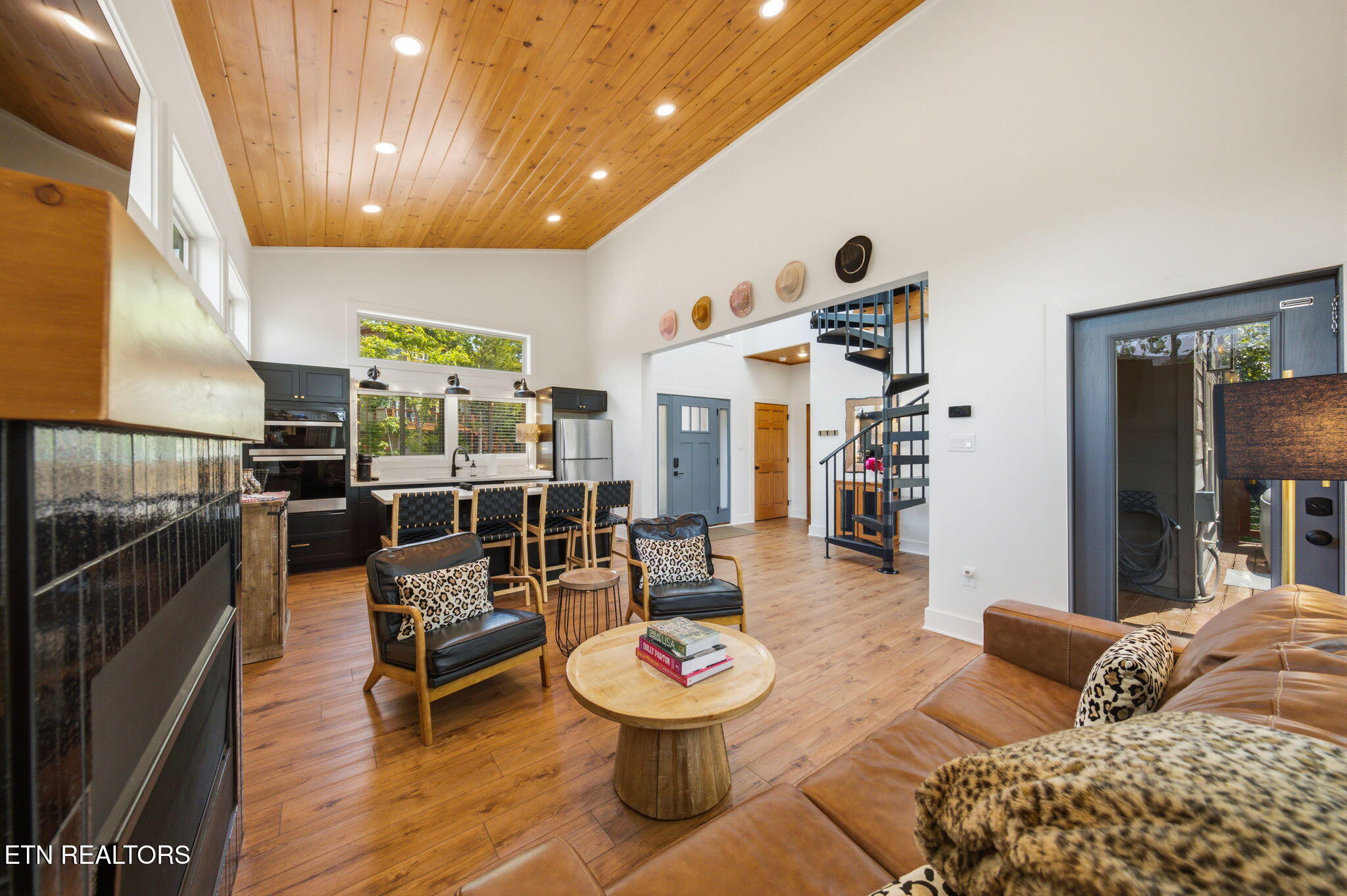2385 Forge Hideaway Loop Pigeon Forge TN 37863