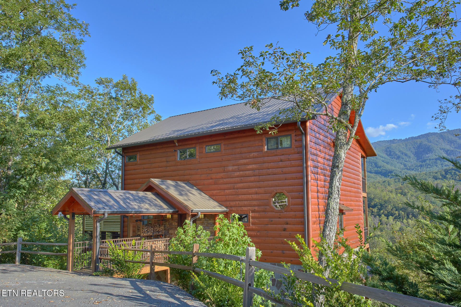 4310 Firefly View Way Gatlinburg TN 37738